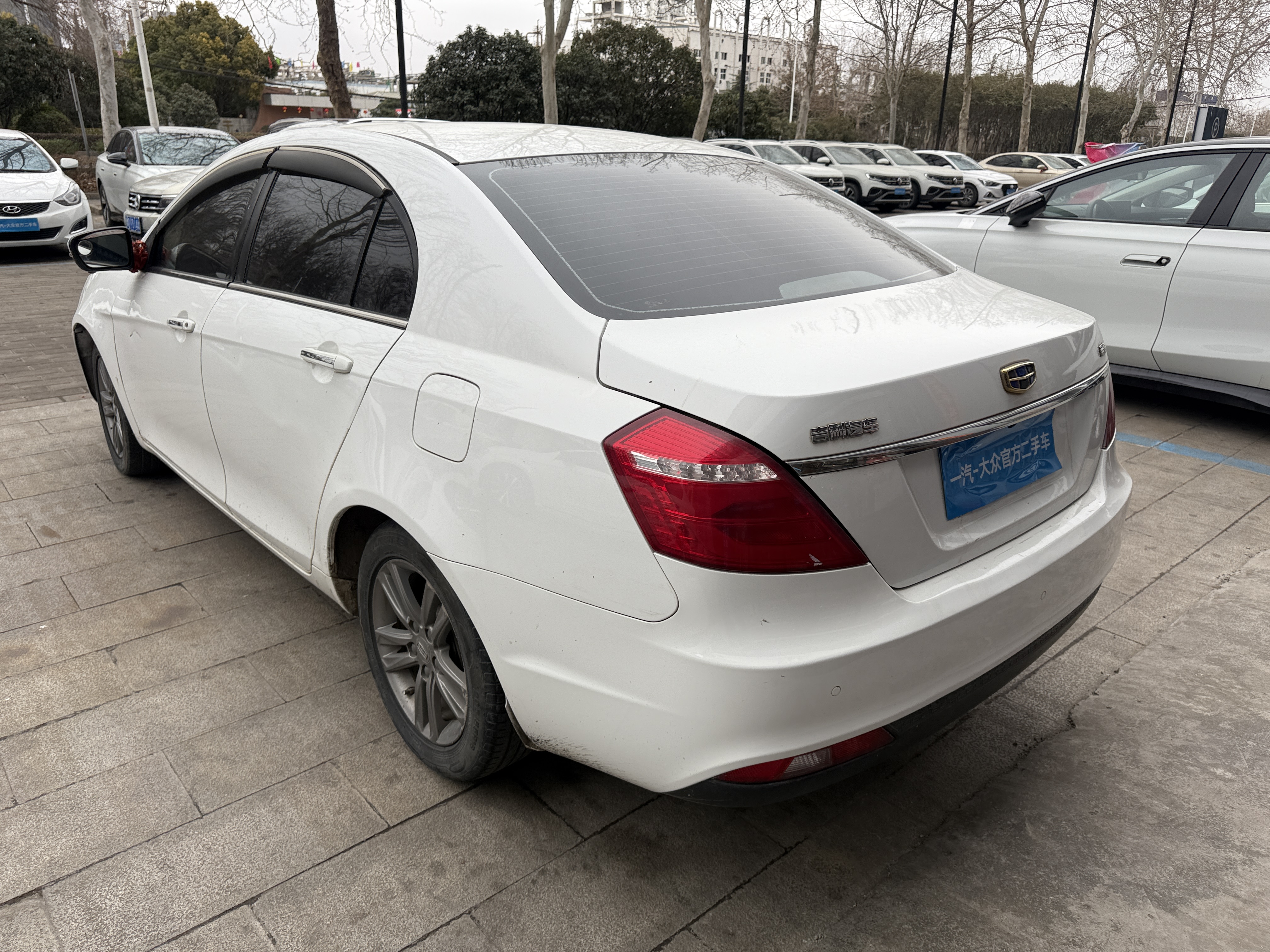 Emgrand 2017 #6 Emgrand 2017 car image #6