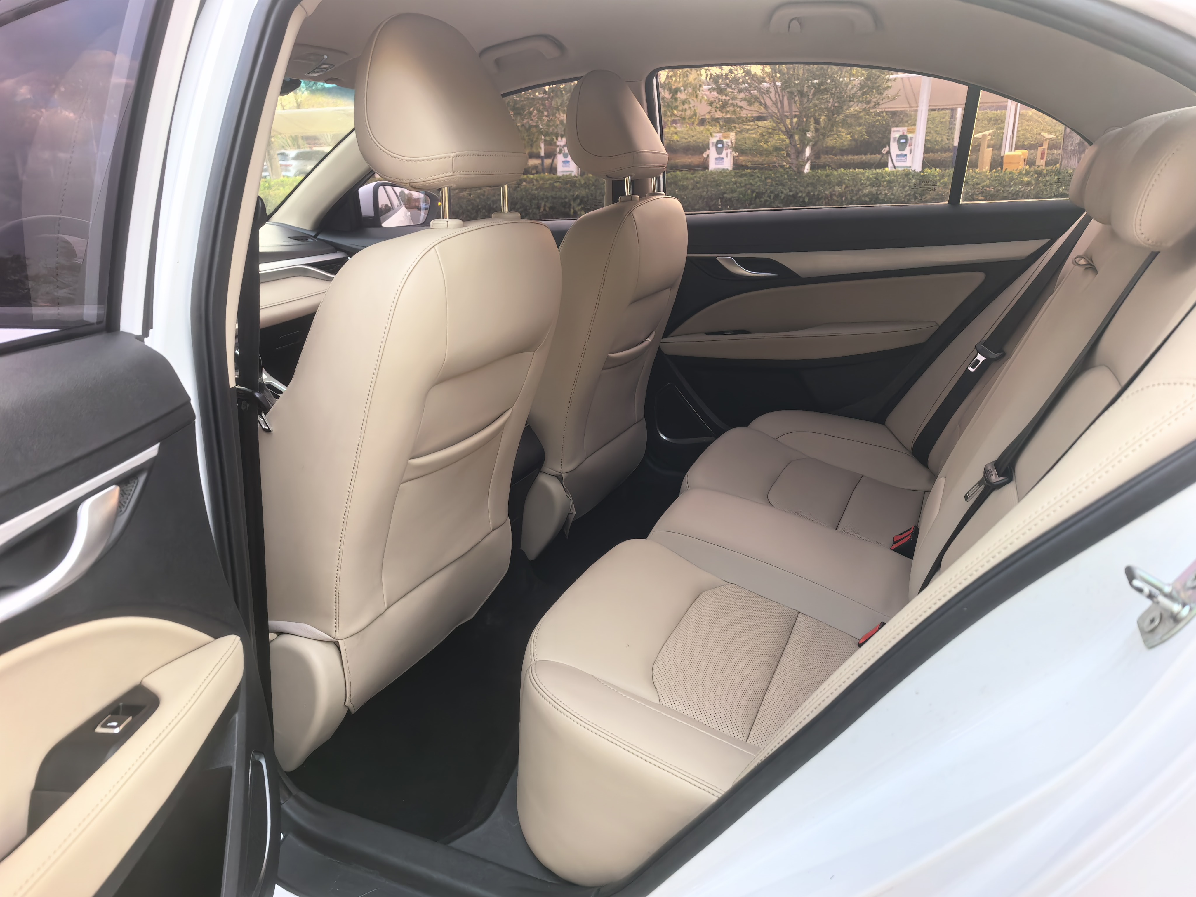 Emgrand 2018 car image #6