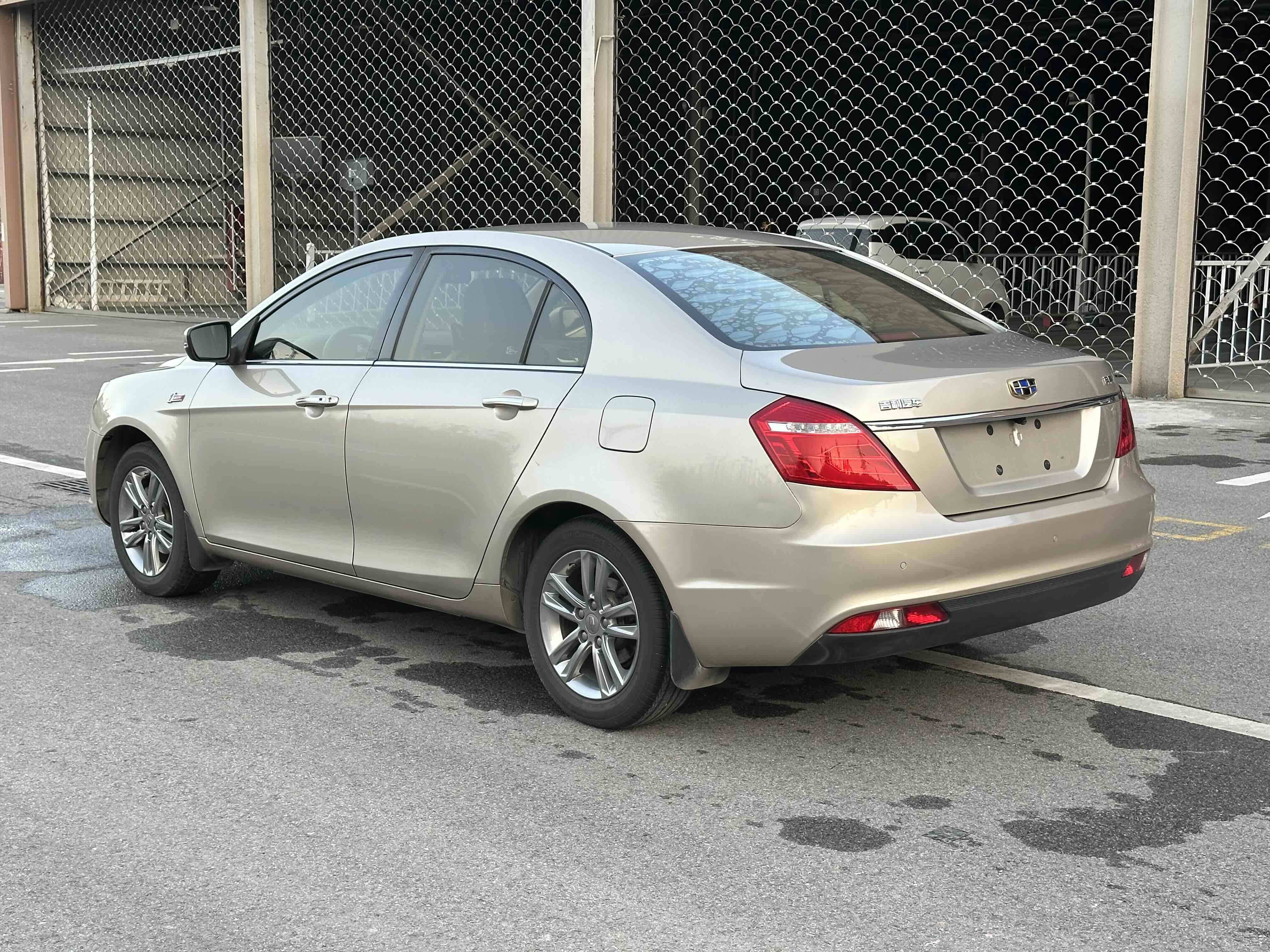 GEELY Emgrand 2017 car image #6