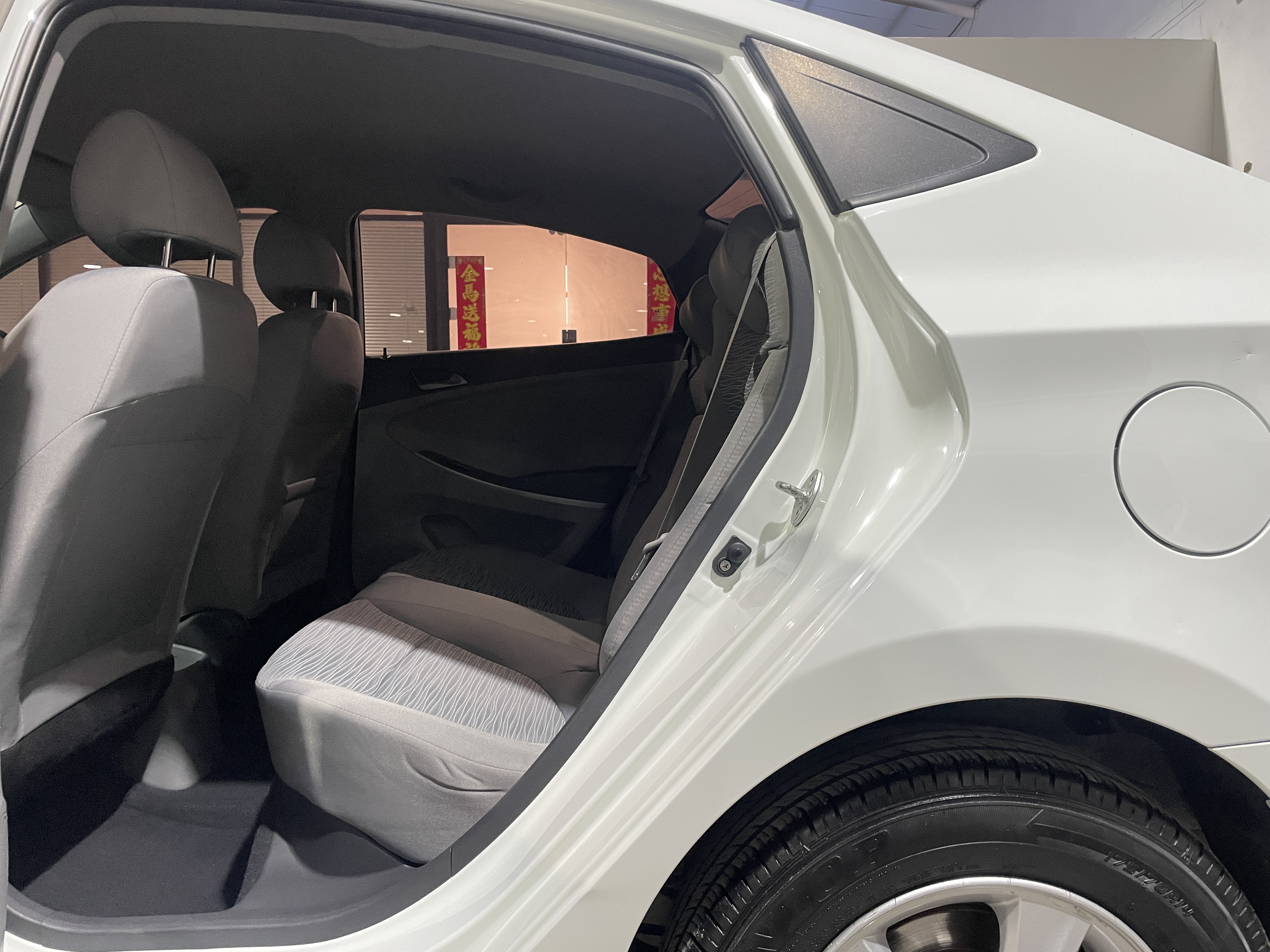 Hyundai Reina 2016 car image #6