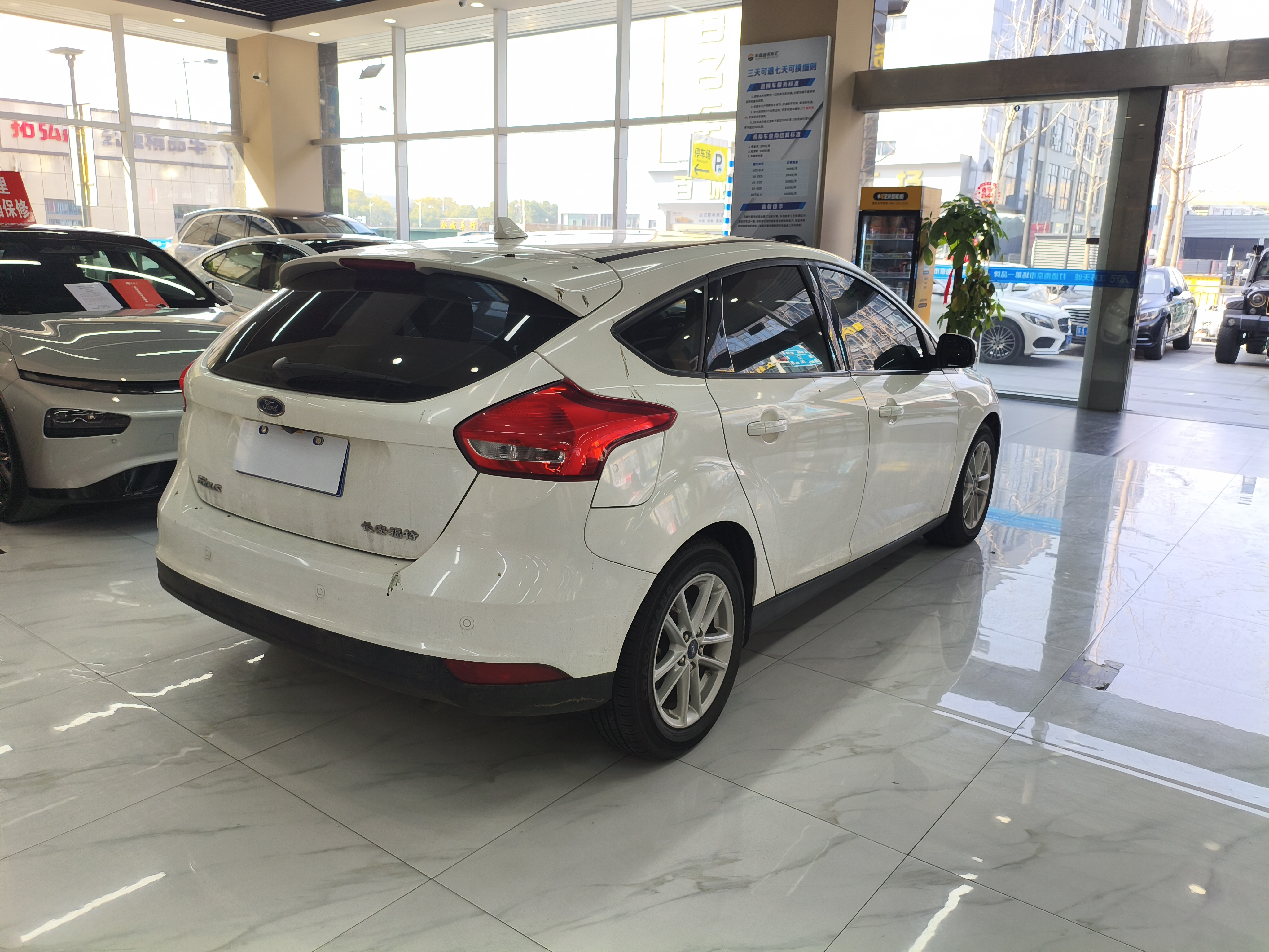 Ford Focus 2017 car image #6