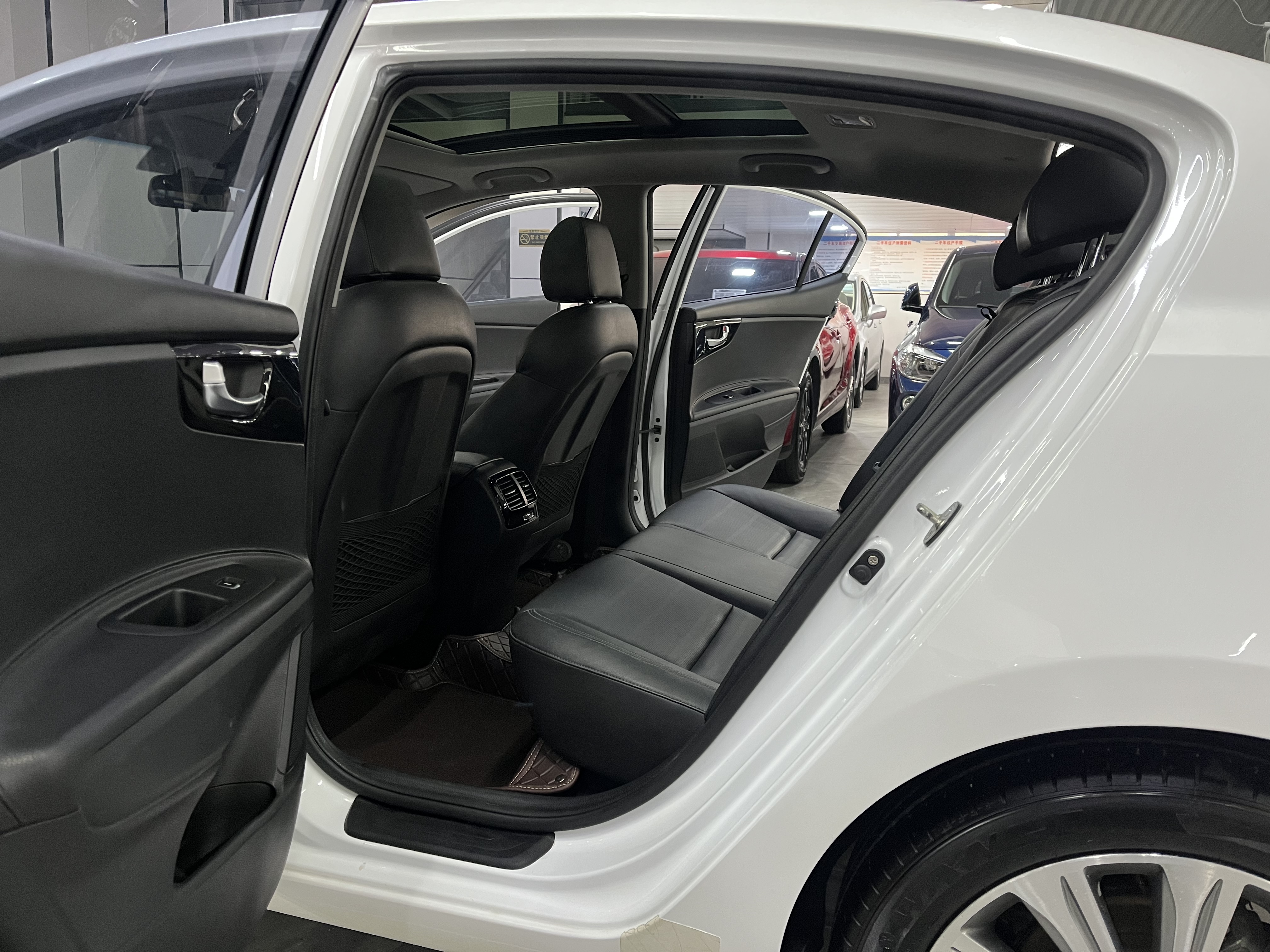 起亚 起亚K4 2018 汽车图片 #6