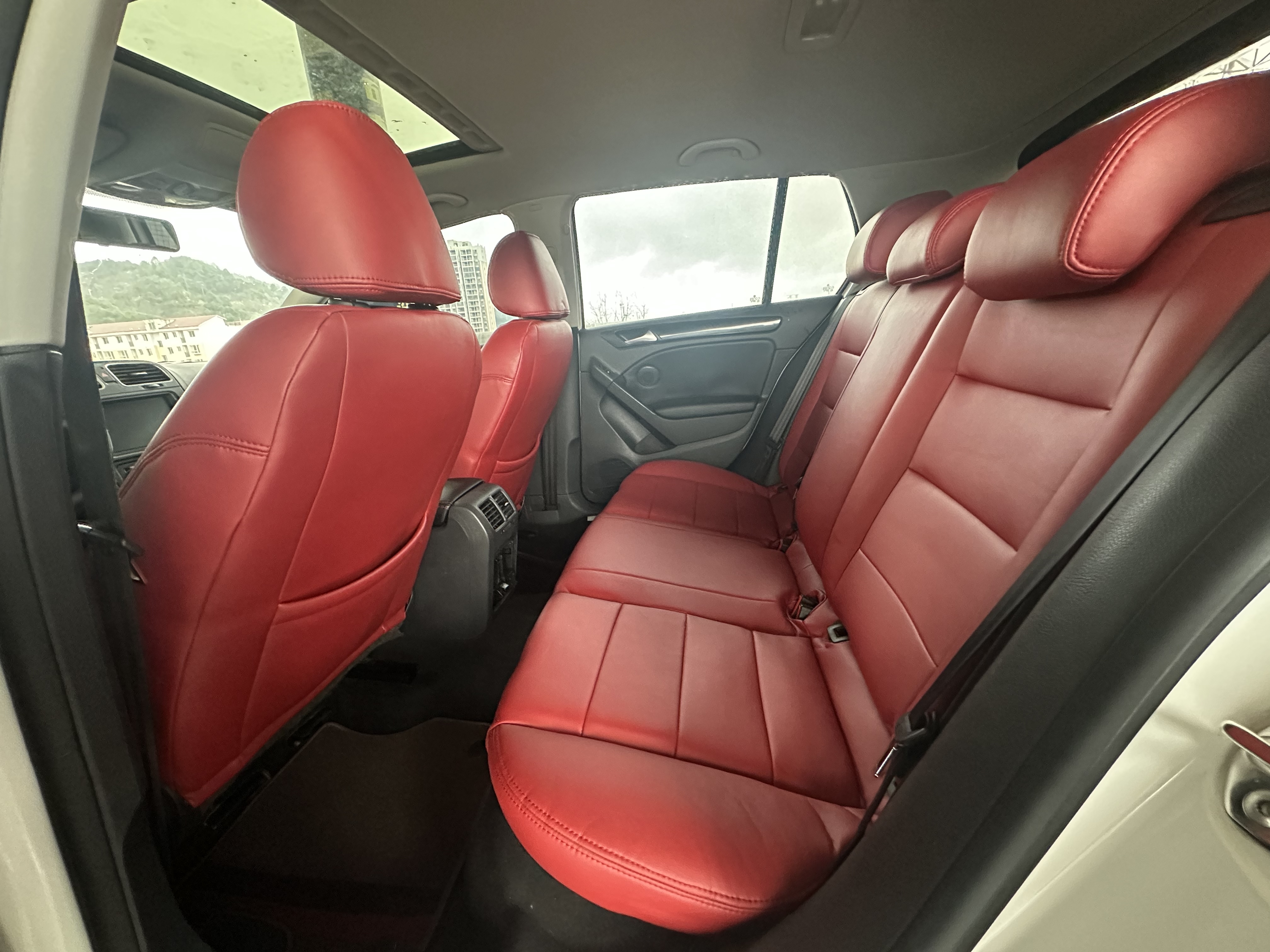 Volkswagen Golf 2013 car image #6