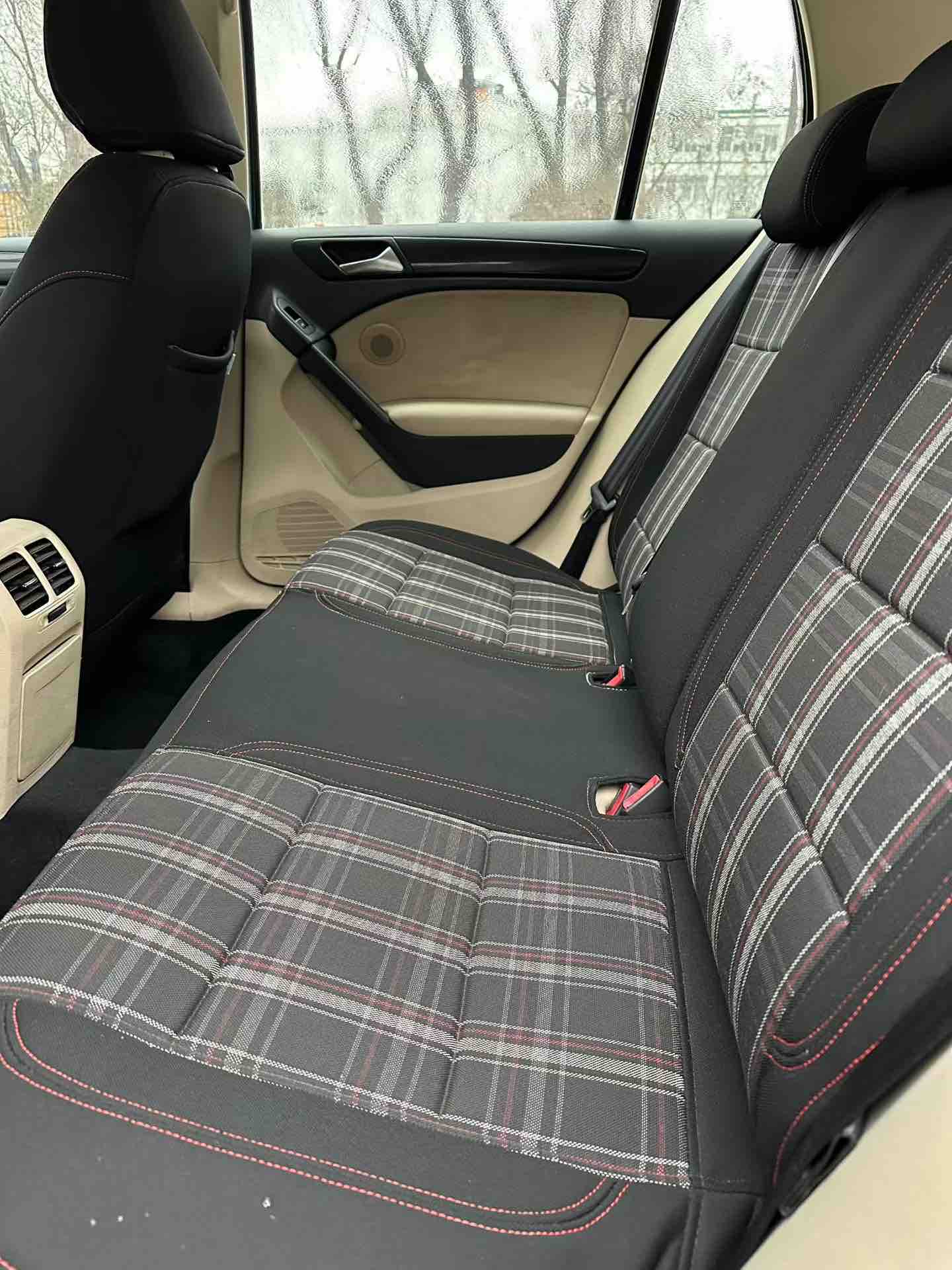 Volkswagen Golf 2013 car image #6