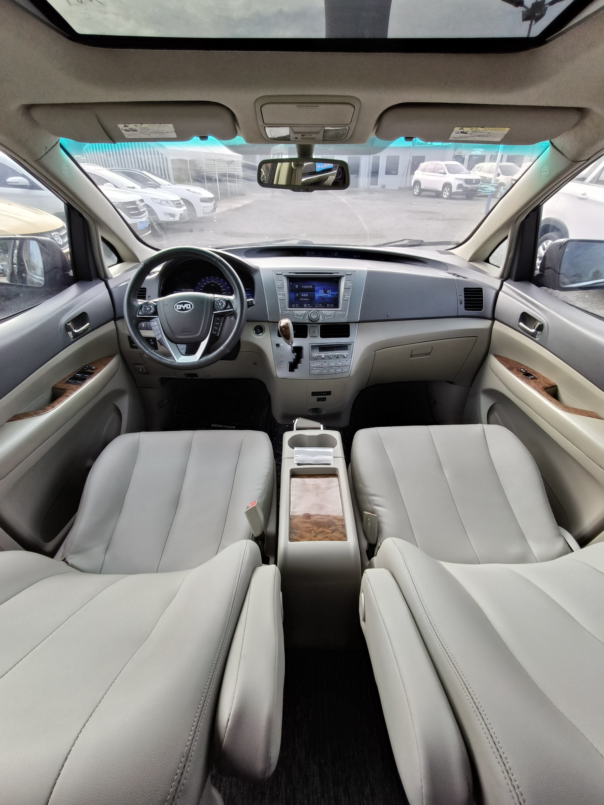 BYD M6 2015 car image #6