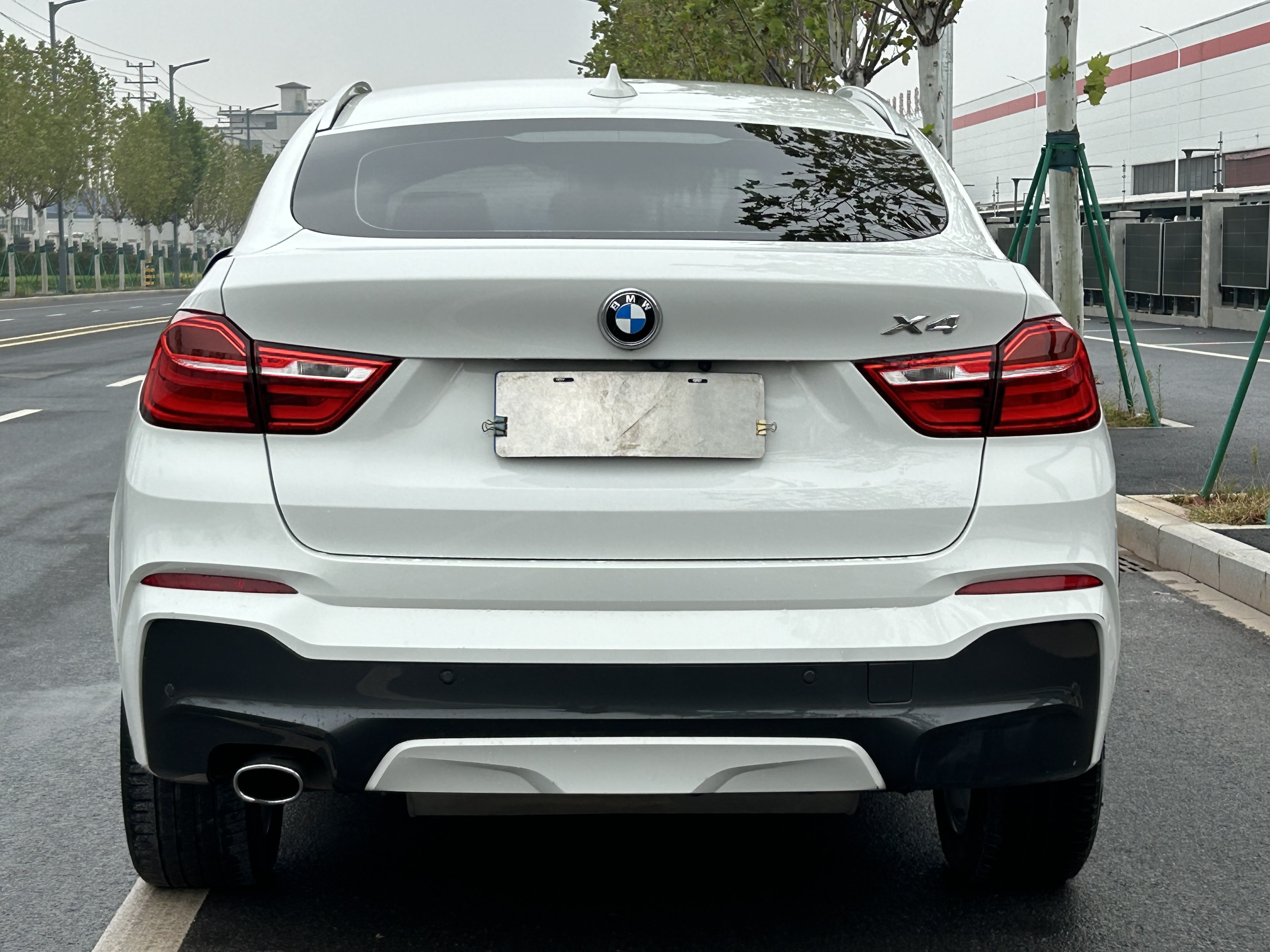 BMW X4 M40i 2018 #6 BMW X4 M40i 2018 car image #6