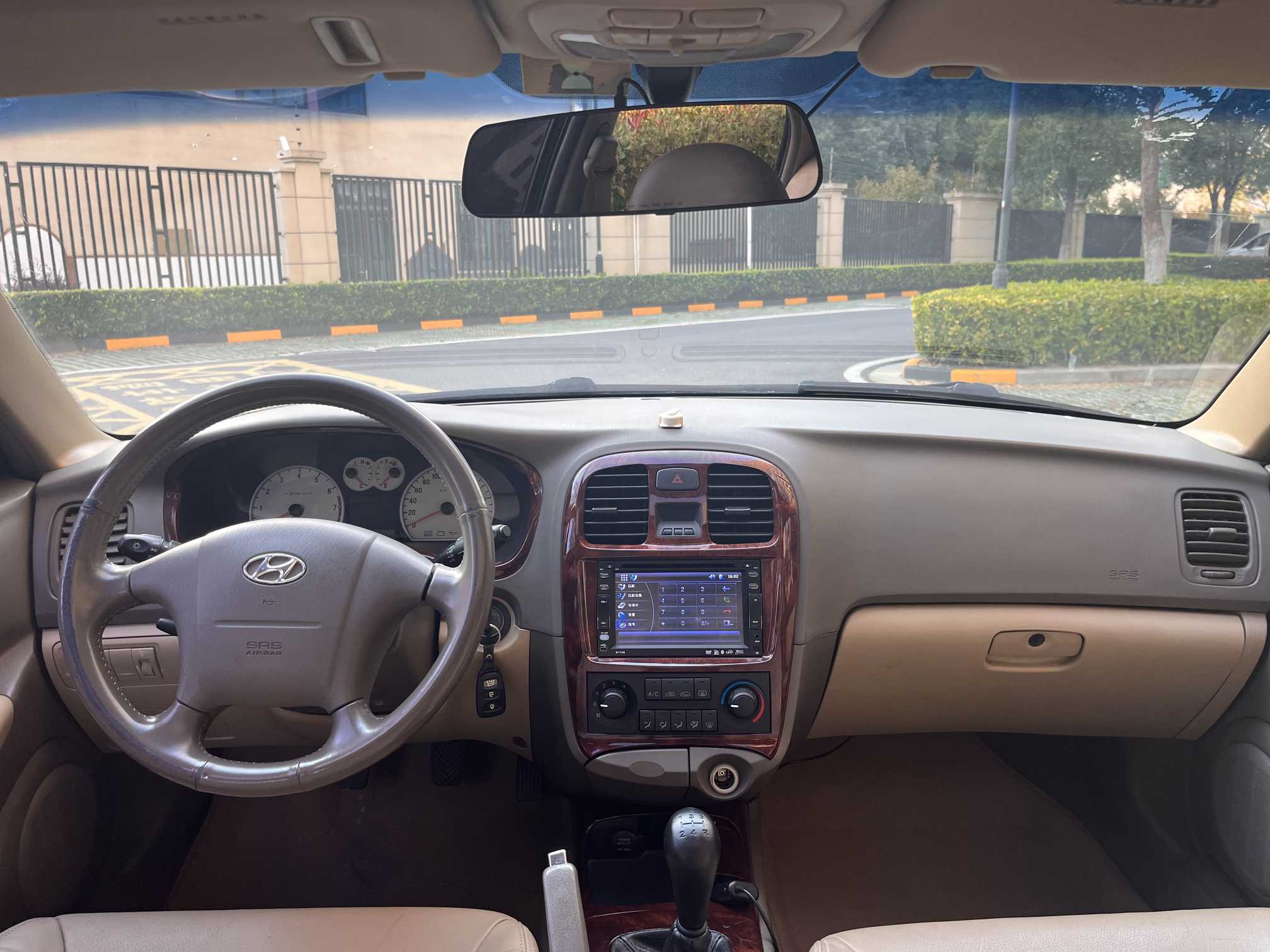 Hyundai moInca 2012 car image #6