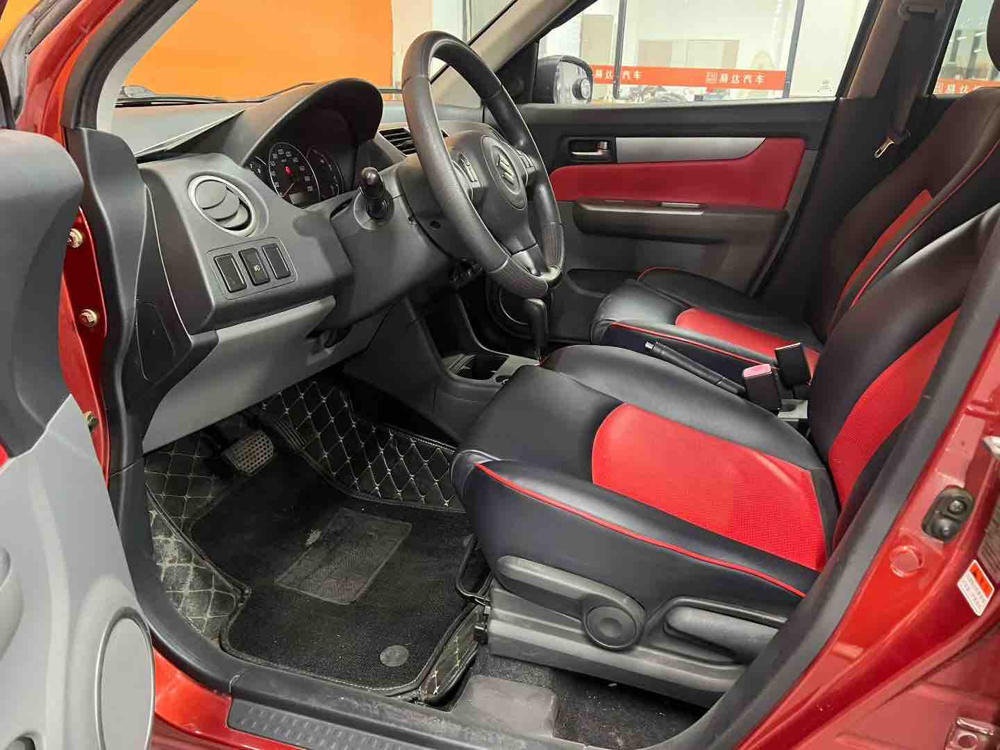 Suzuki Swift 2013 car image #6