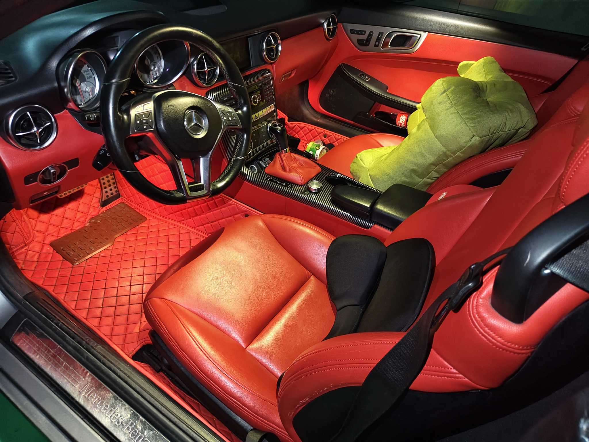 Mercedes-Benz SLK Class 2011 car image #6