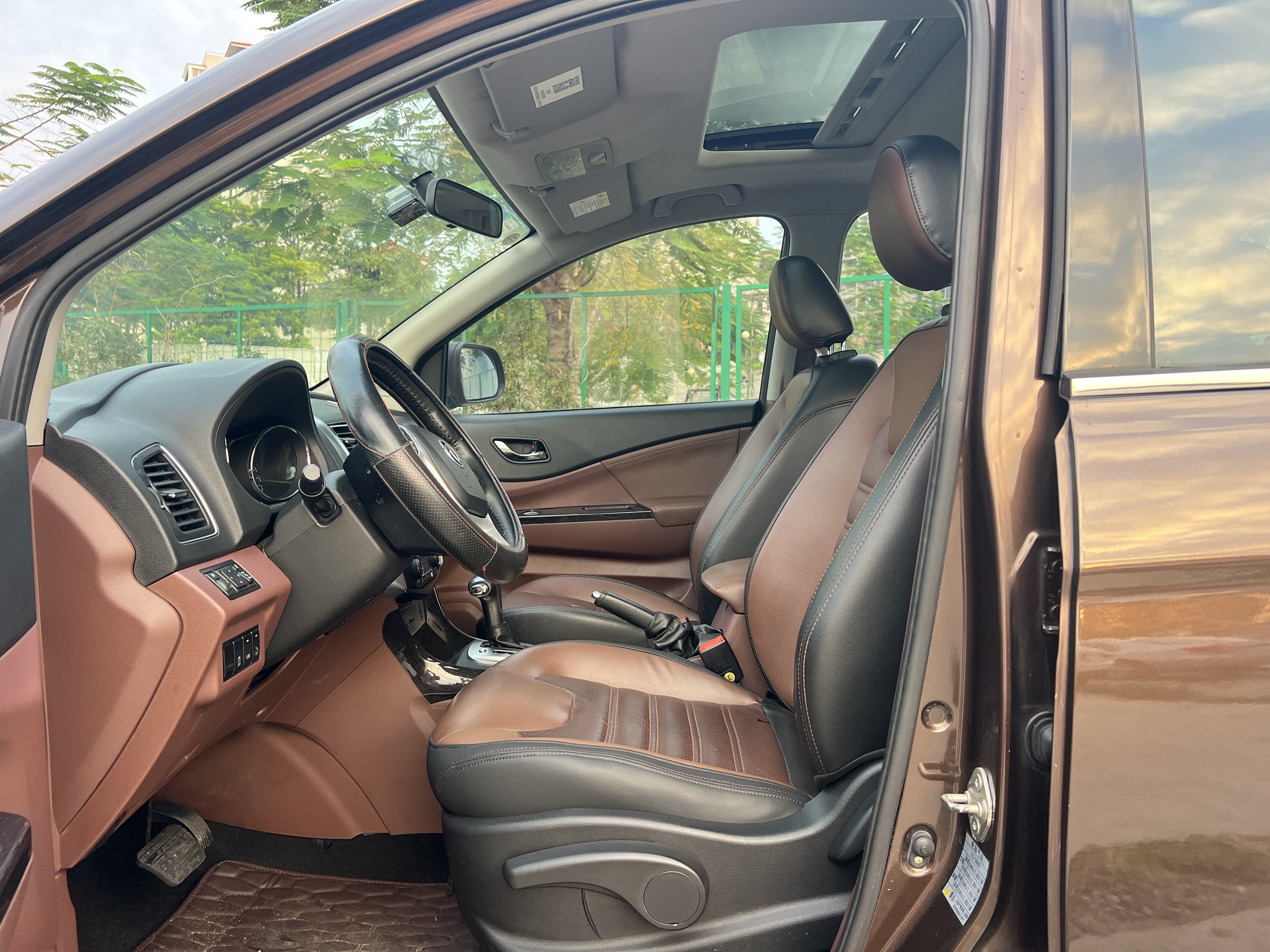 Forthing SX6 2016 car image #6