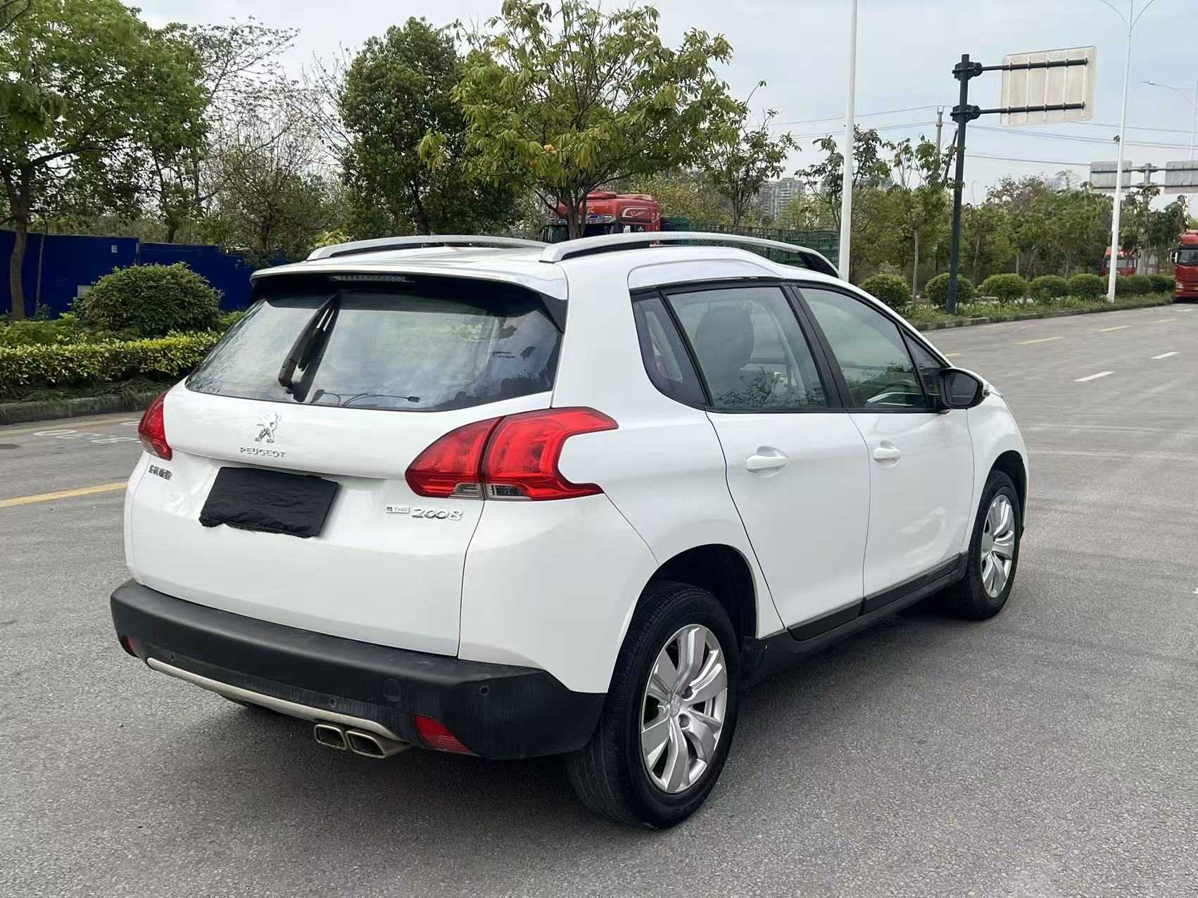 Peugeot 2008 2016 car image #6