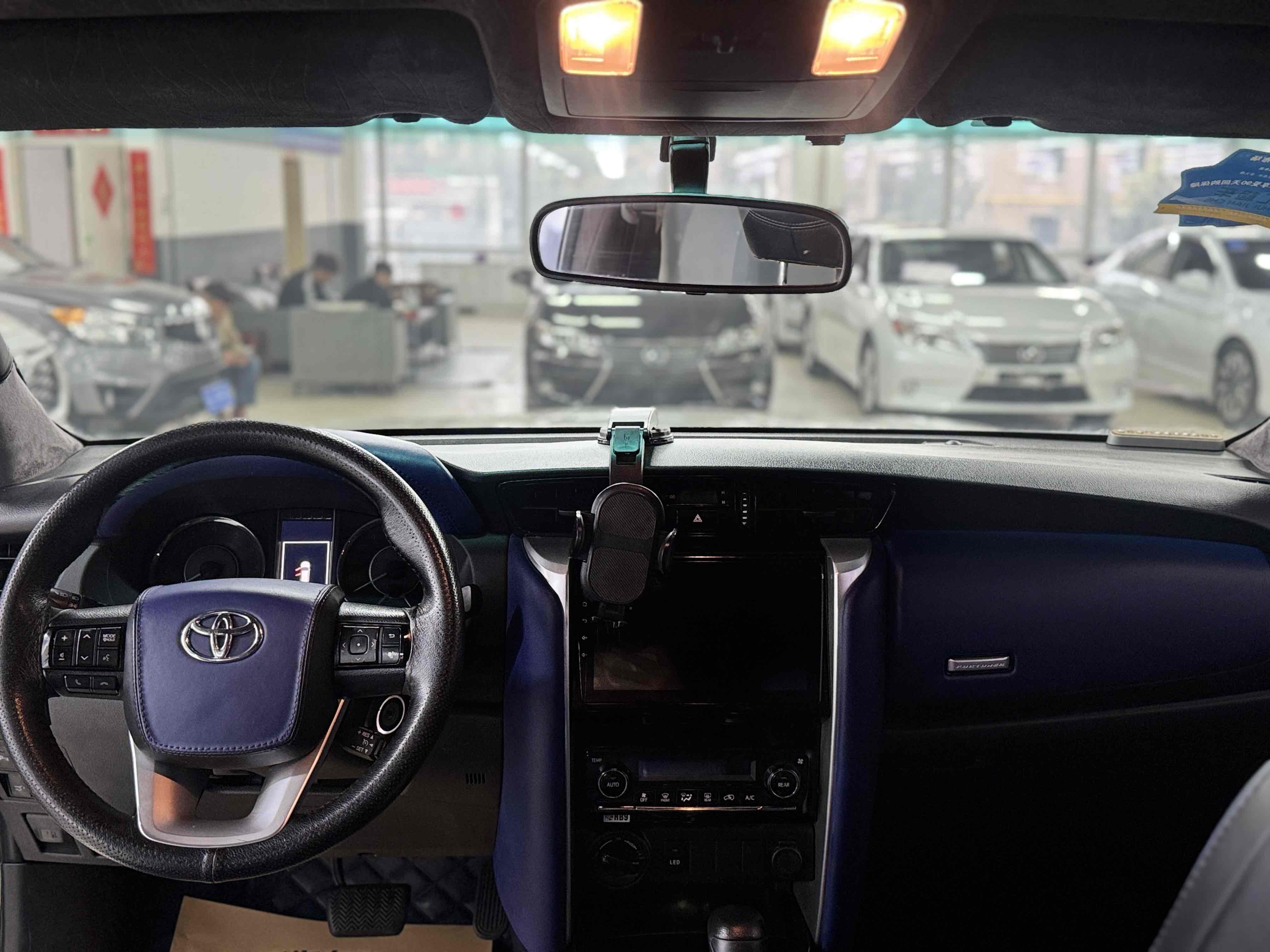 Toyota Fortuner 2018 #6 Toyota Fortuner 2018 car image #6