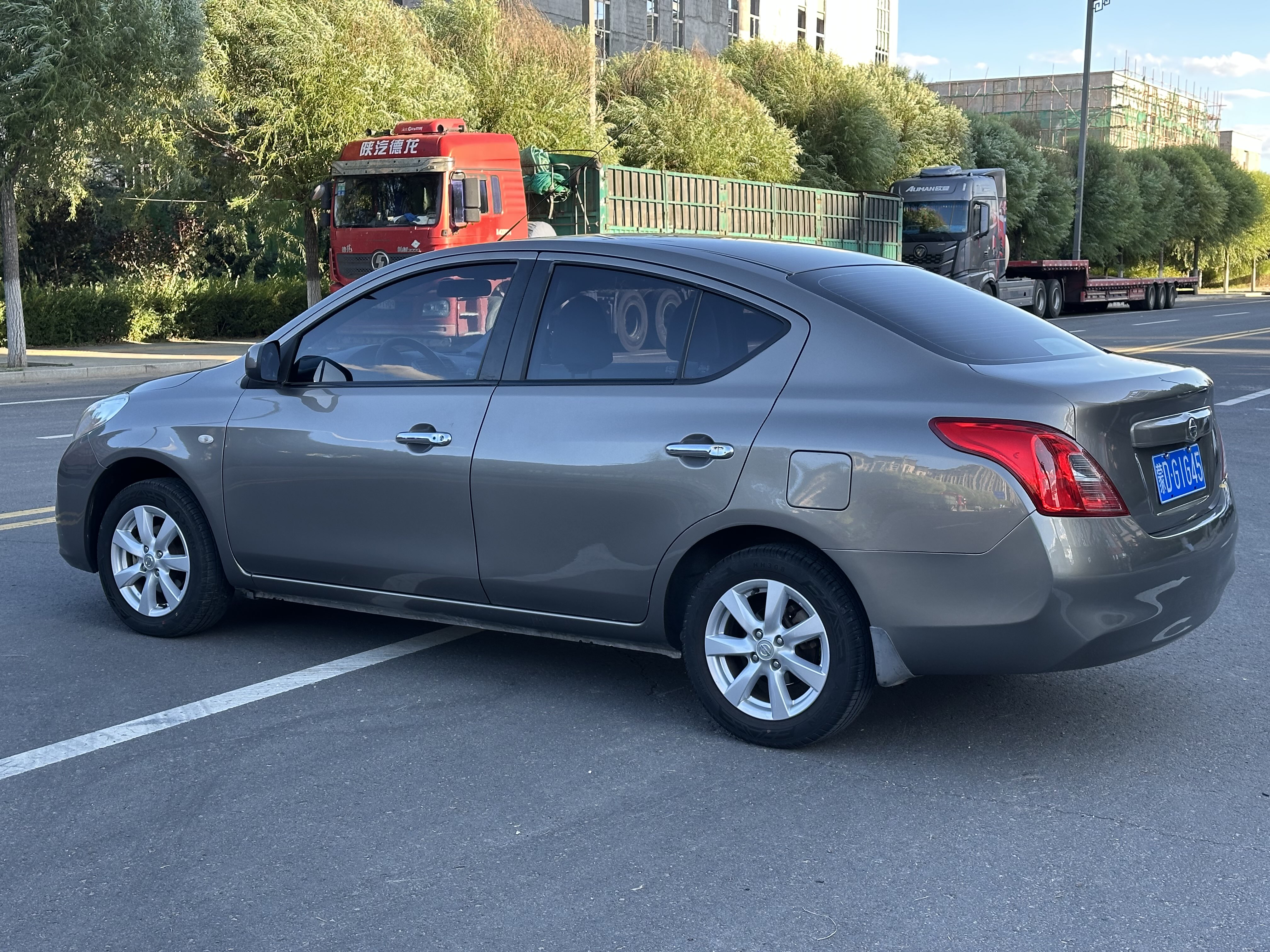 Nissan Sunny 2013 #6 Nissan Sunny 2013 car image #6