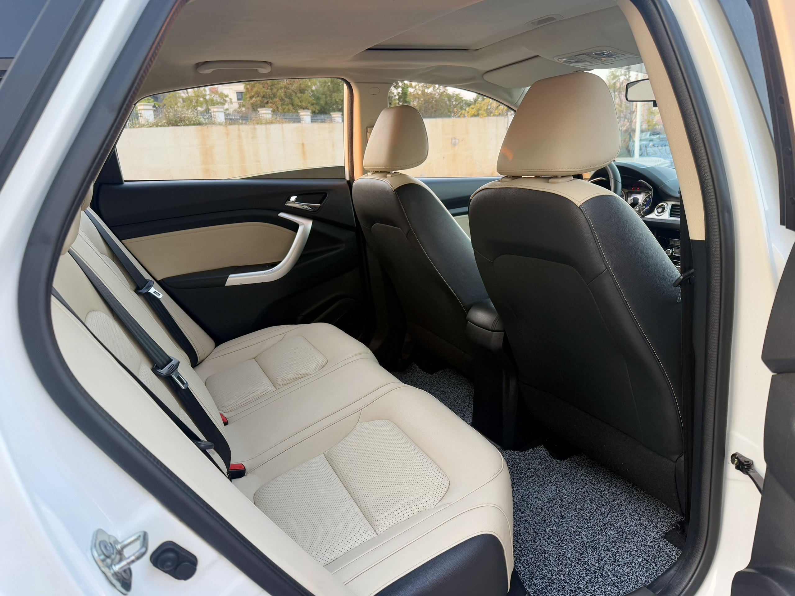 Changan Alsvin V7 2016 car image #6