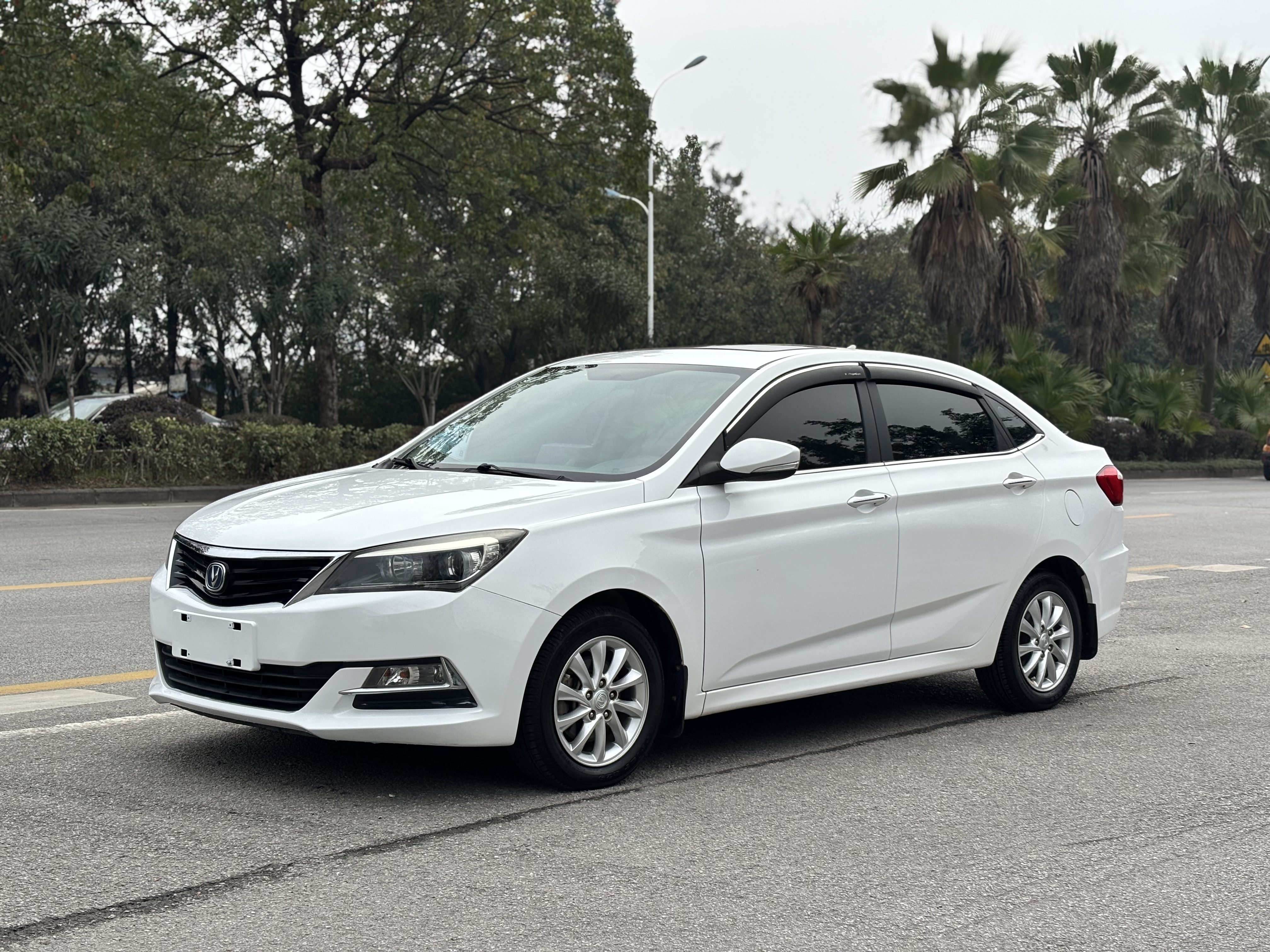 Changan Alsvin V7 2016 car image #6