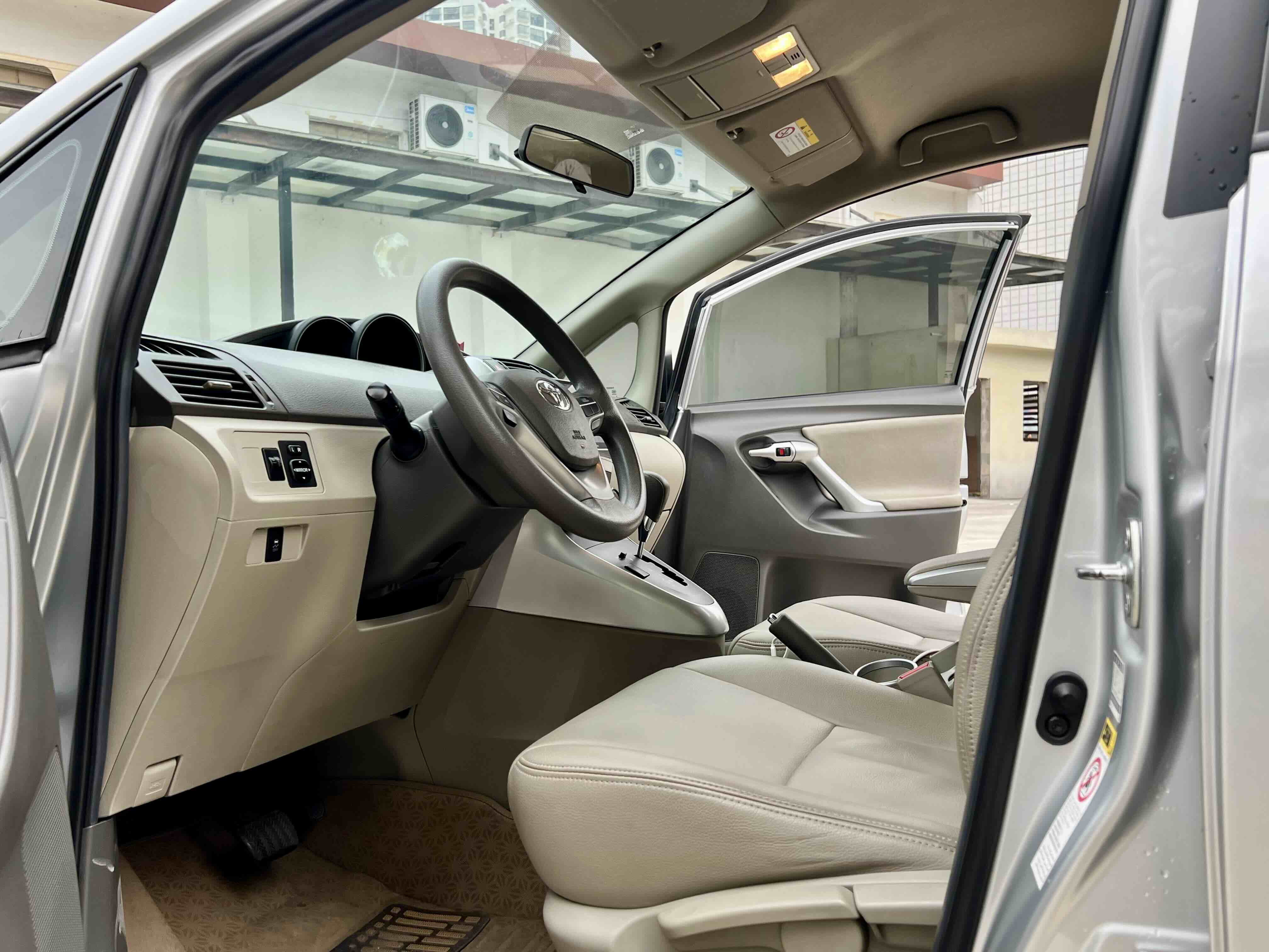 Toyota Verso 2012 car image #6