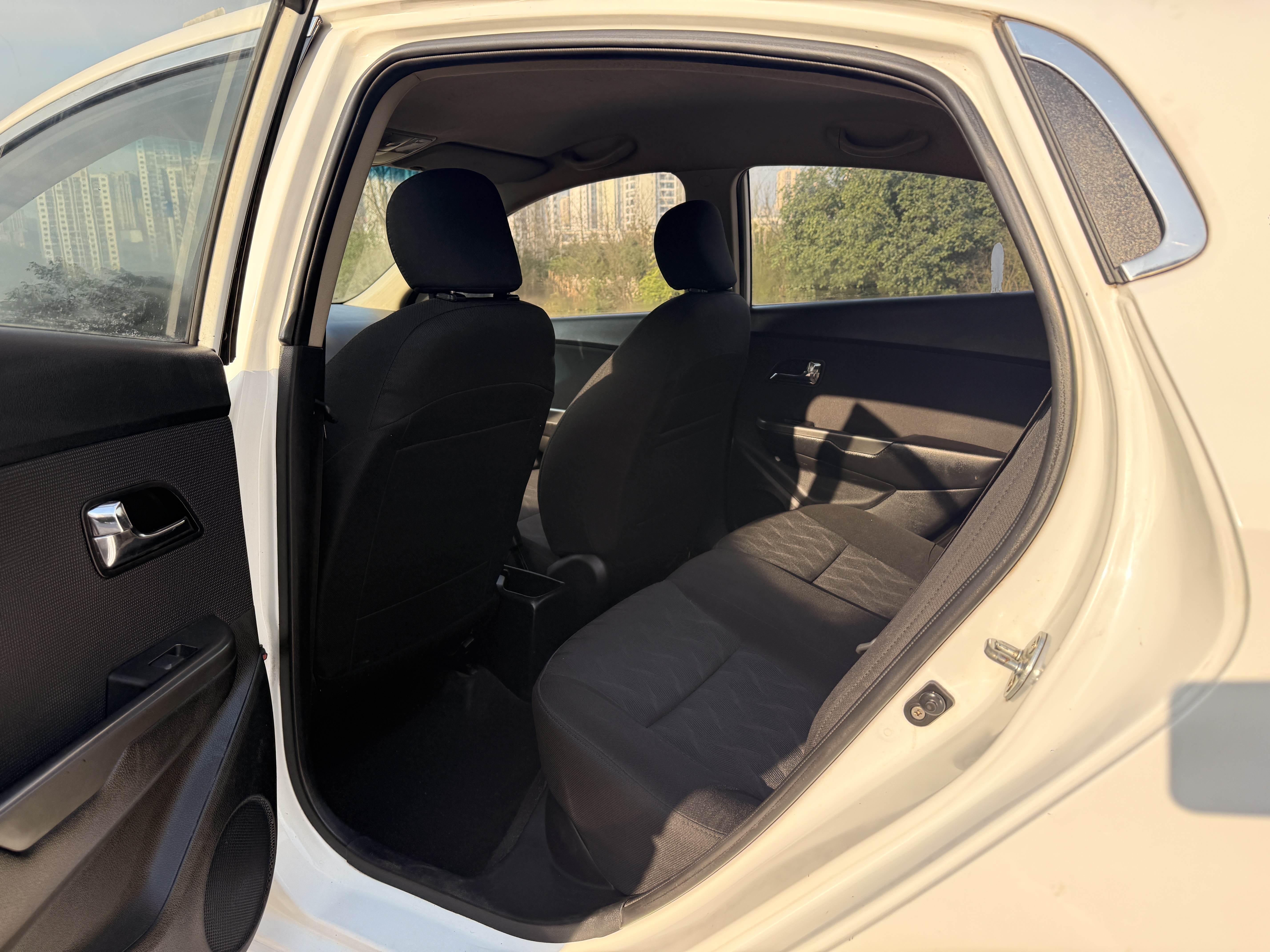 起亚 起亚K2 2013 汽车图片 #6