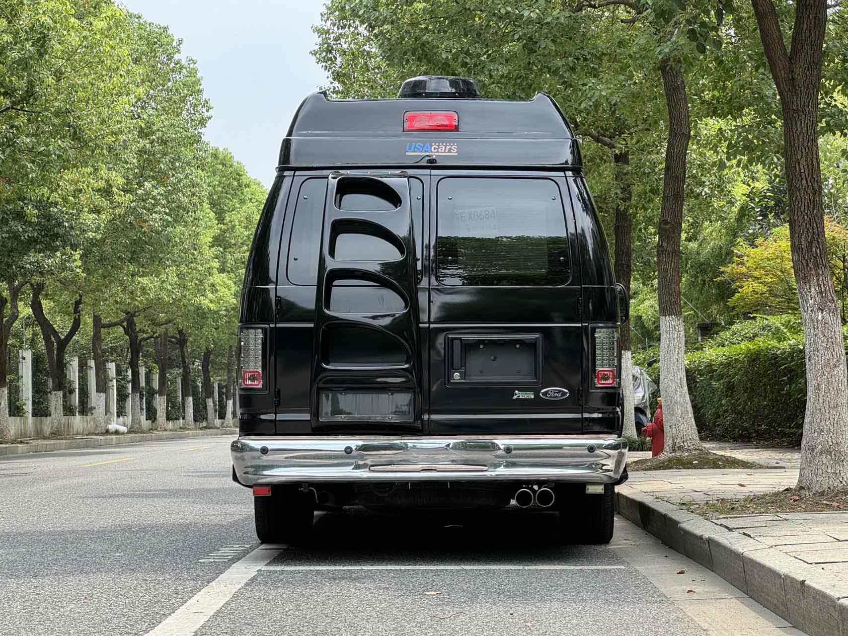 Ford E350 2016 car image #6