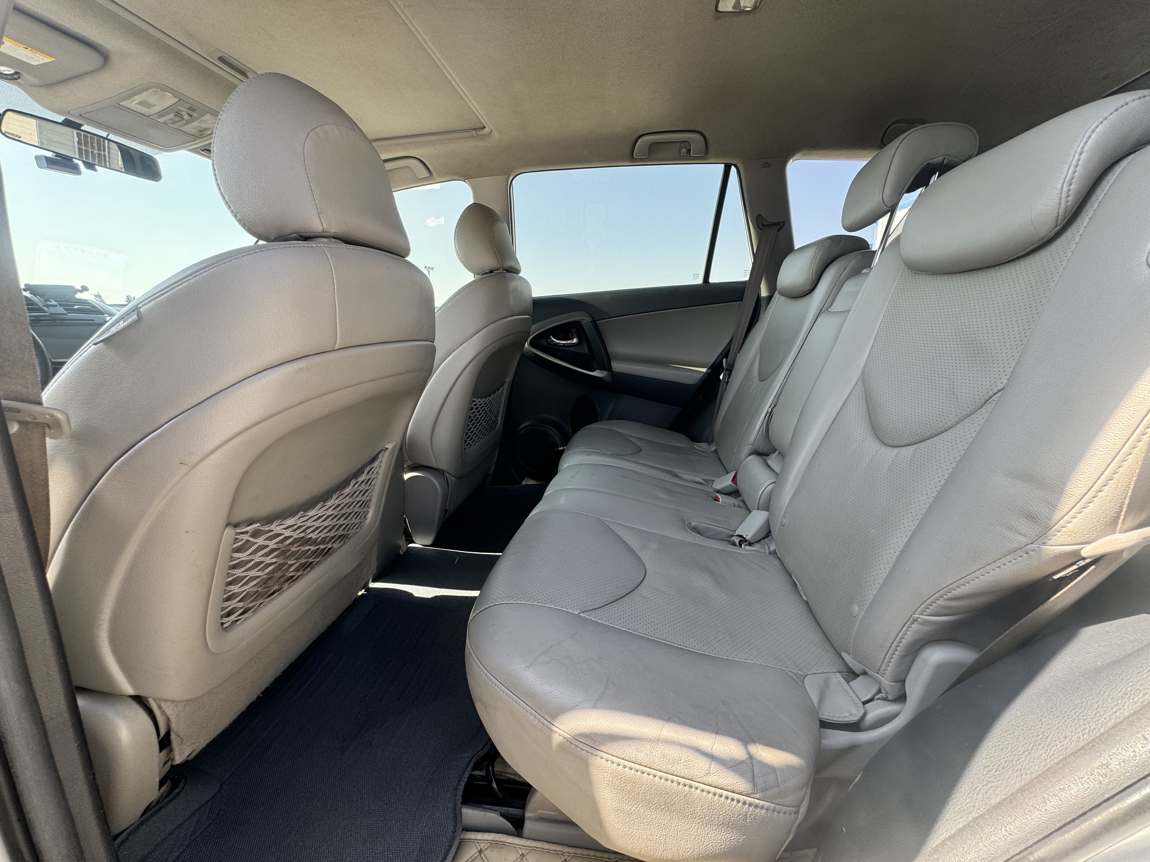 Toyota RAV4 2010 car image #6