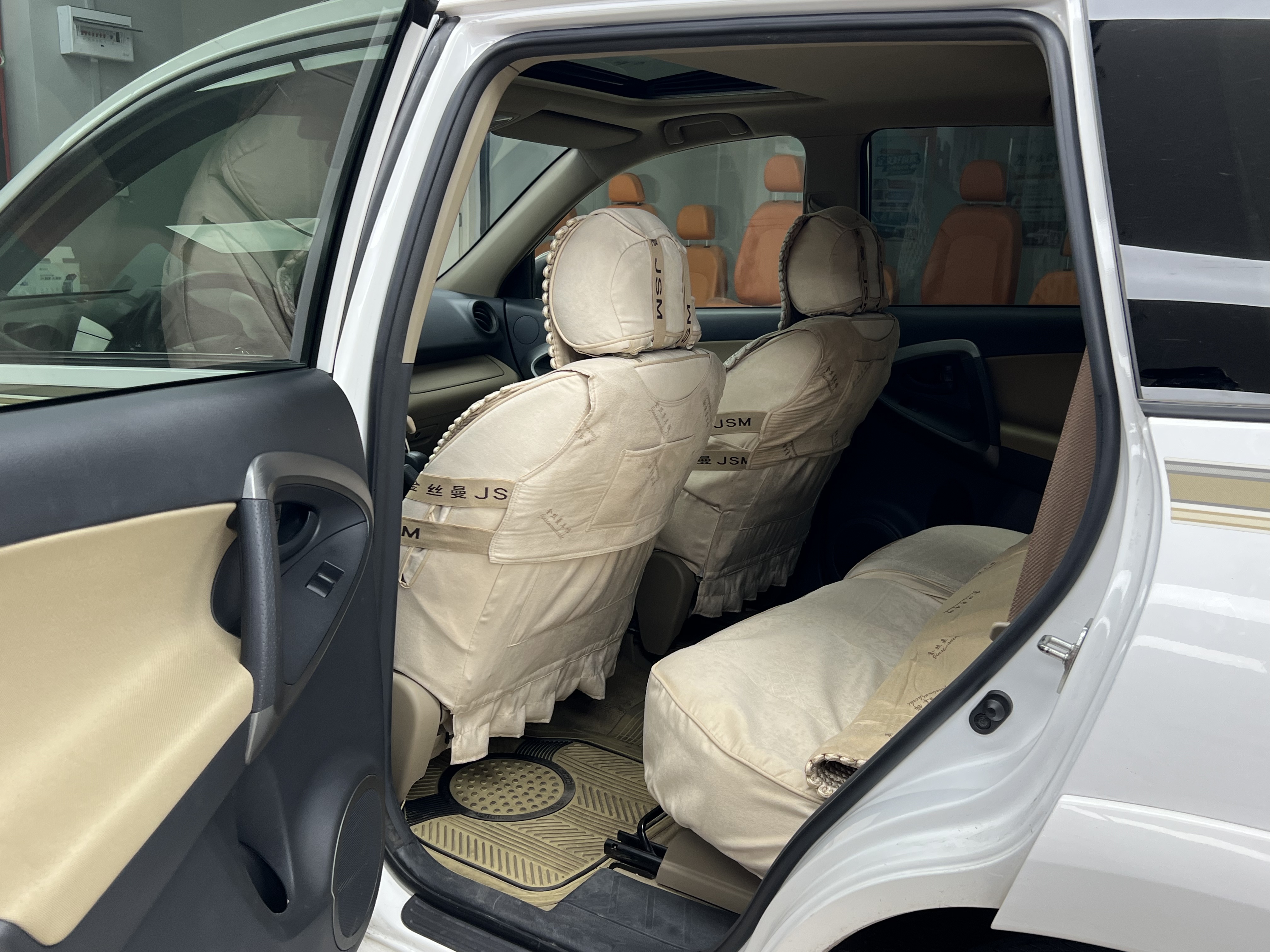 Toyota RAV4 2013 car image #6