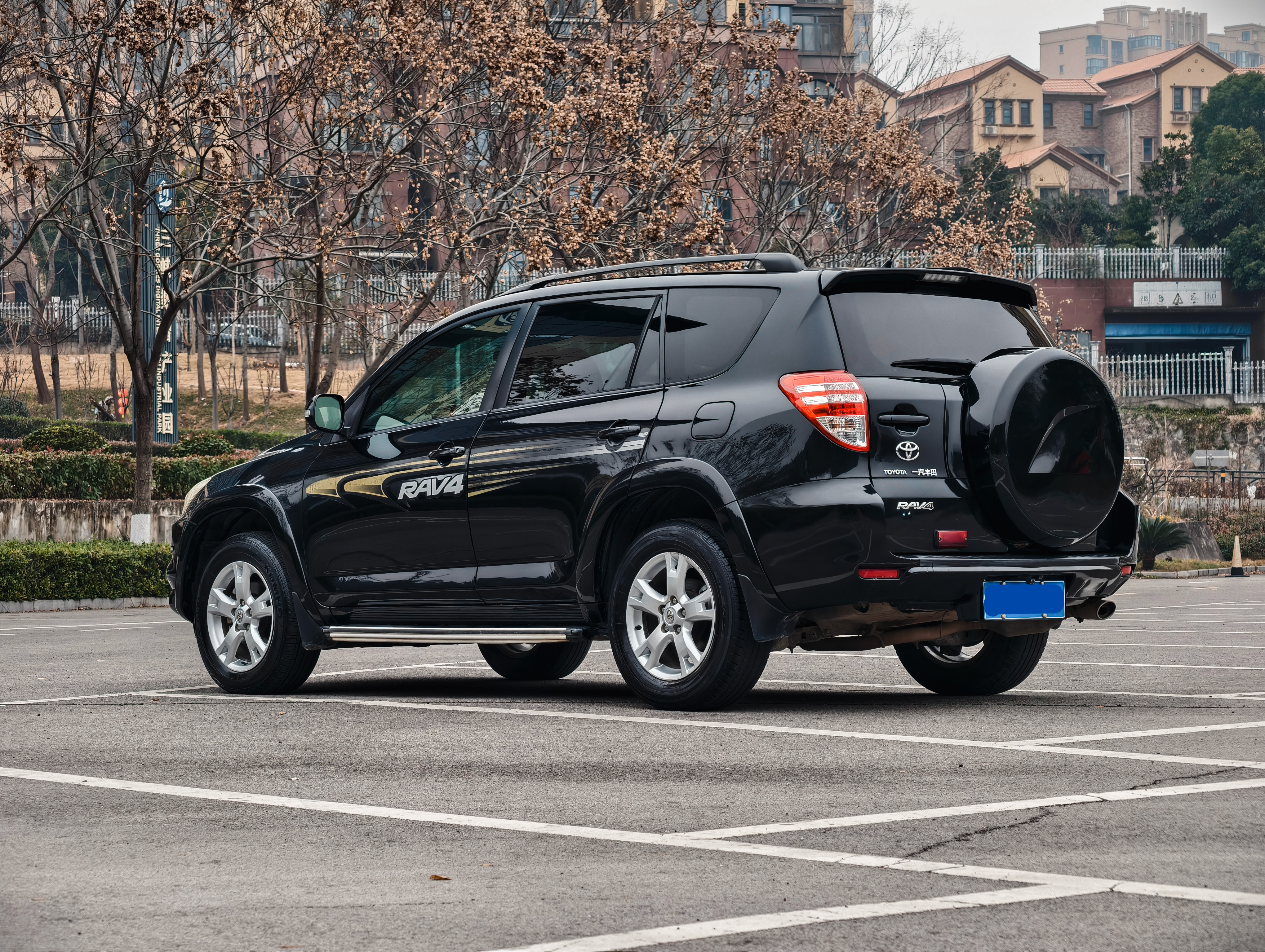 Toyota RAV4 2012 изображение автомобиля #6