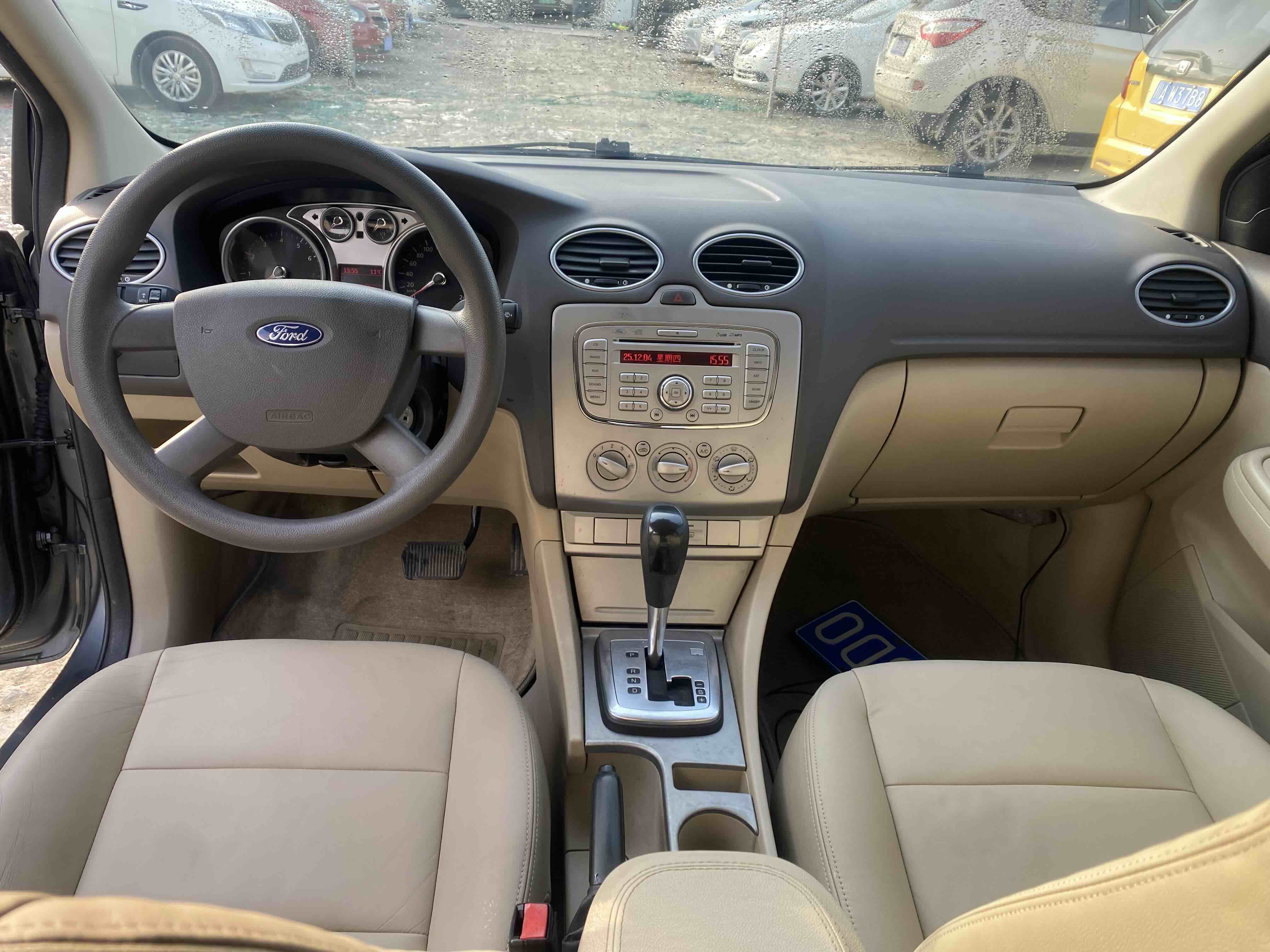 Ford Focus 2012 car image #6