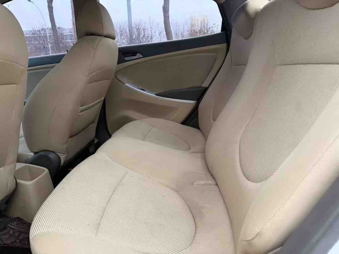 Hyundai Reina 2010 car image #6