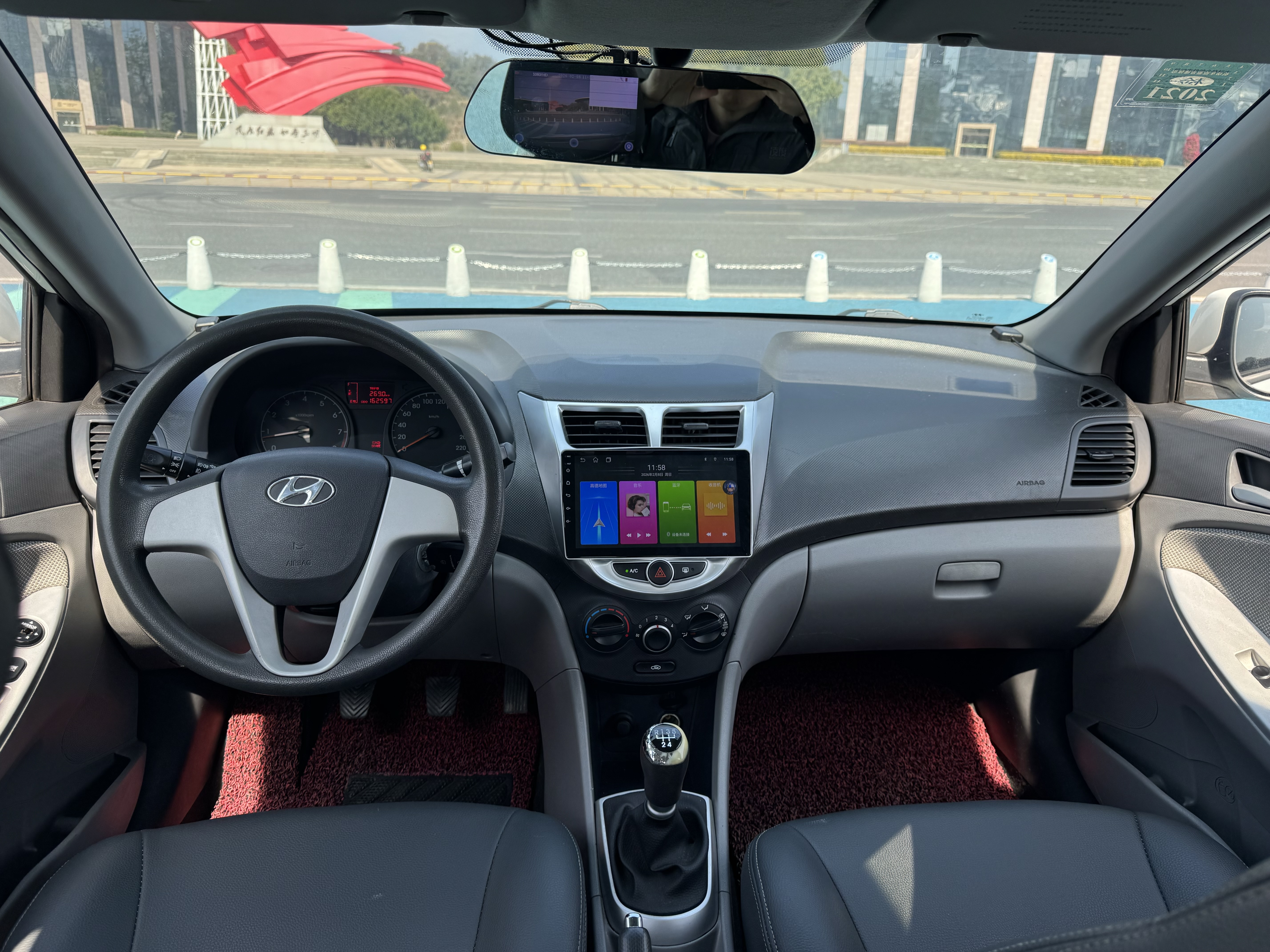 Hyundai Reina 2012 car image #6