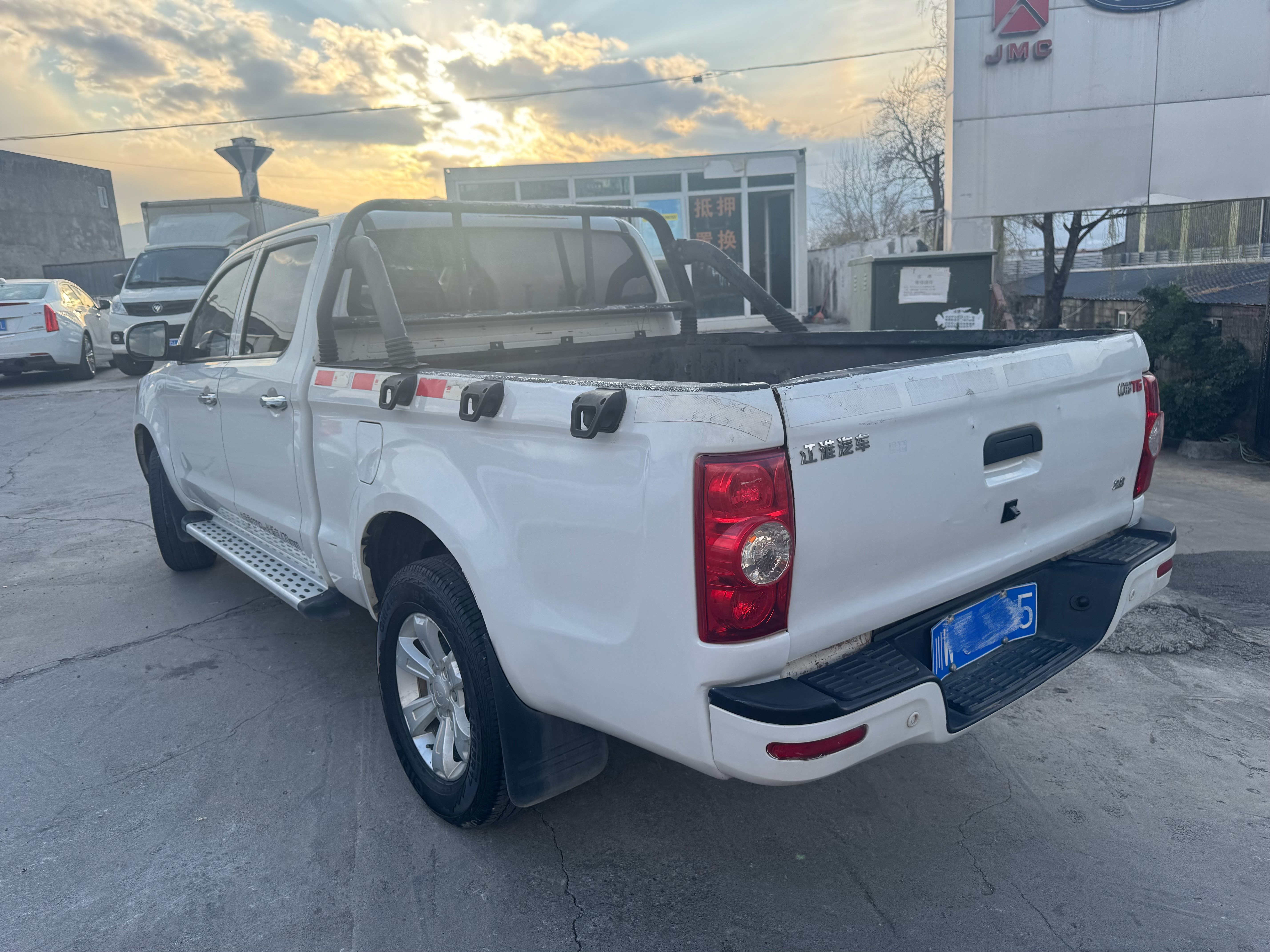 JAC 2017 #6 JAC 2017 car image #6