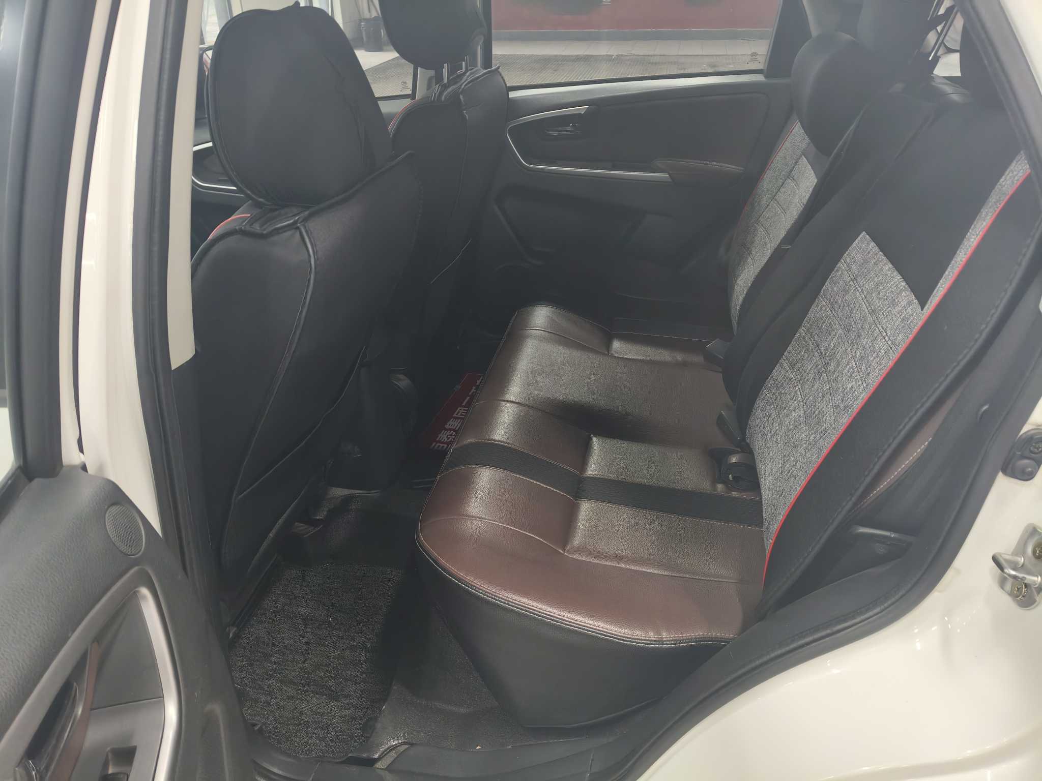 Suzuki SX4 Sedan 2013 imagem de carro #6