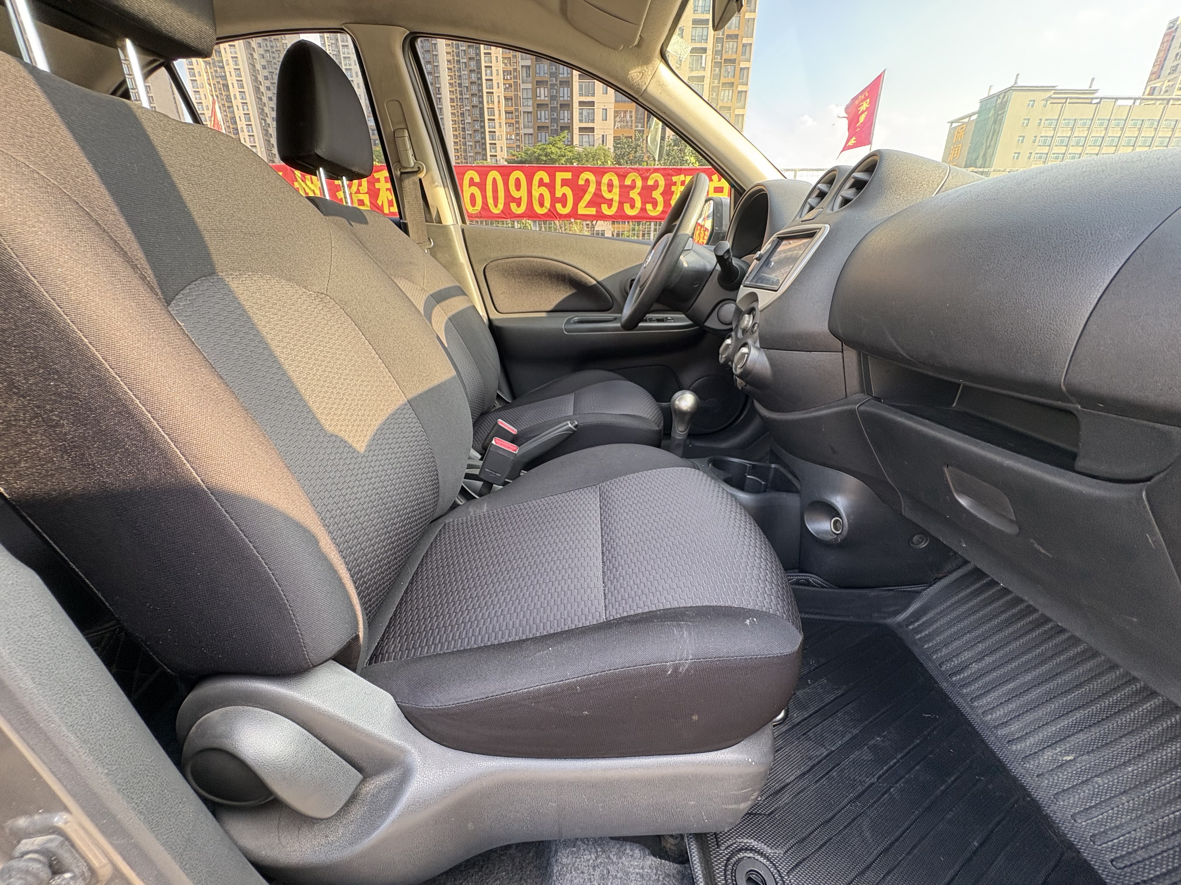 日产 玛驰 2010 汽车图片 #6