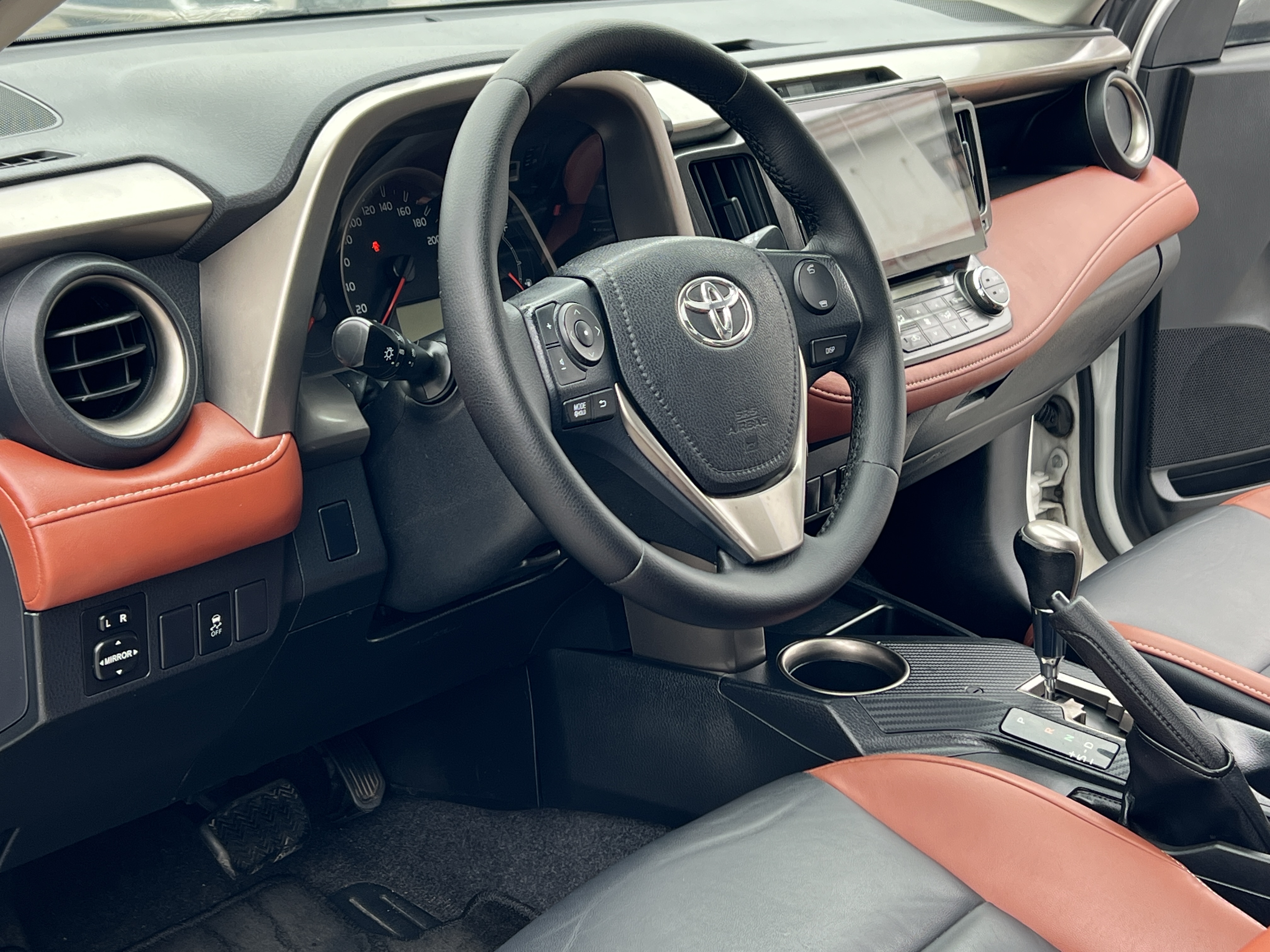 Toyota RAV4 2015 #6 Toyota RAV4 2015 car image #6