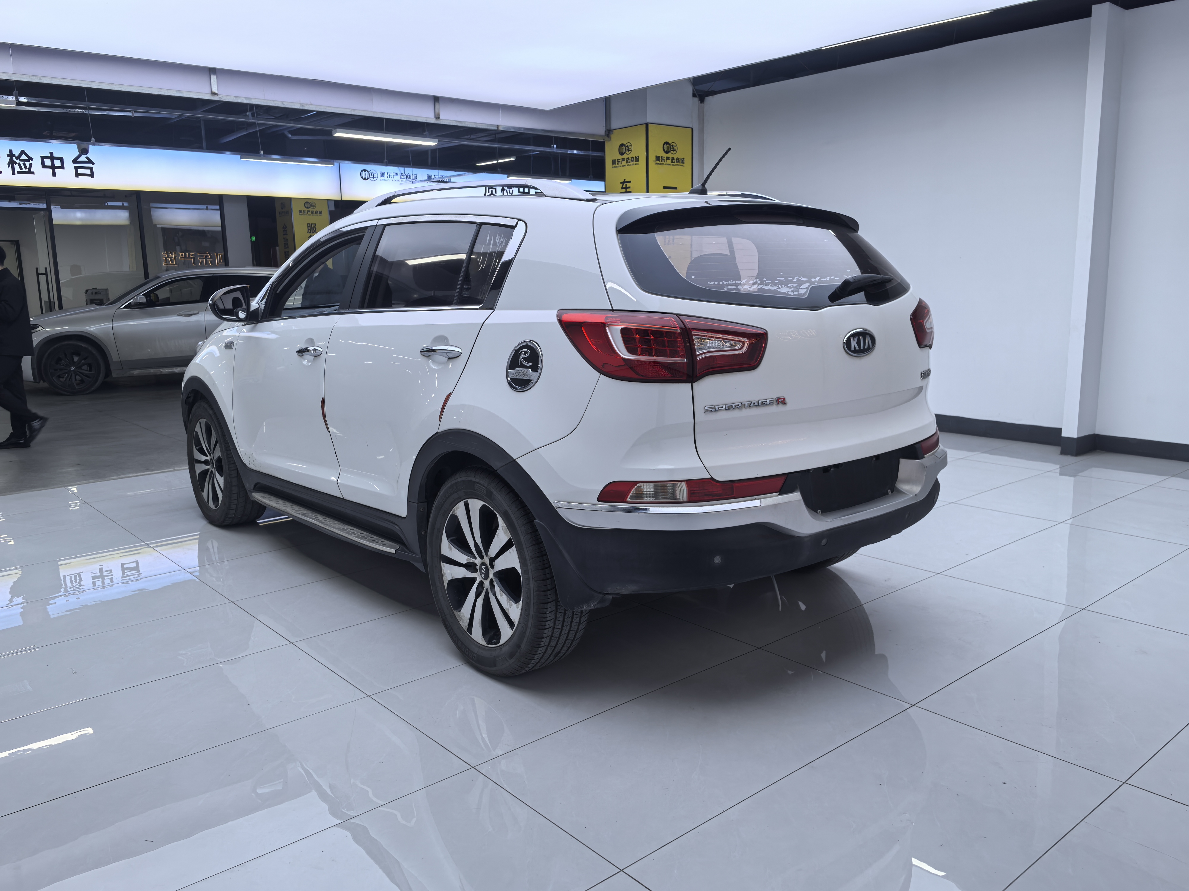 Kia Sportage R 2014 car image #6