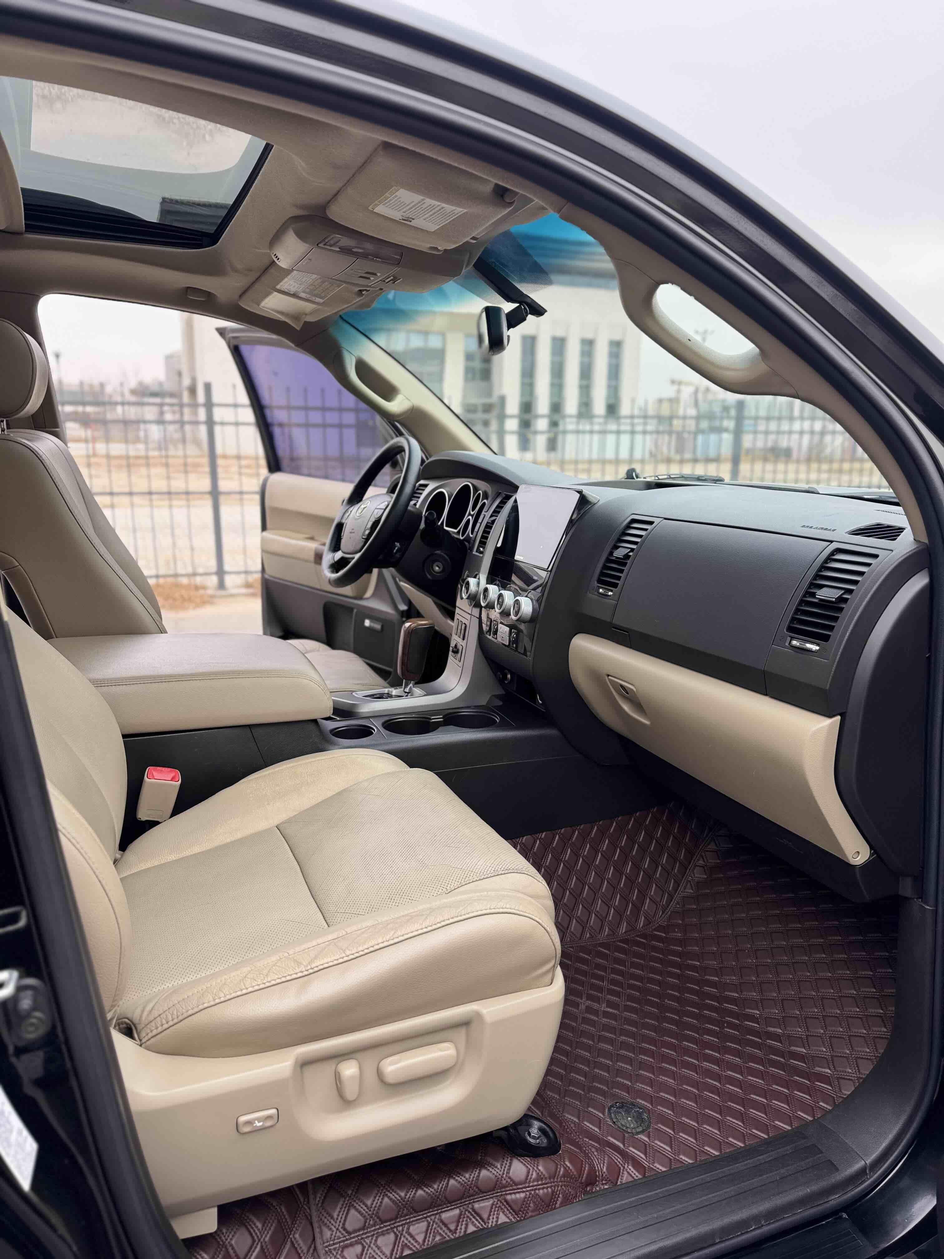 丰田 红杉 2011 汽车图片 #6