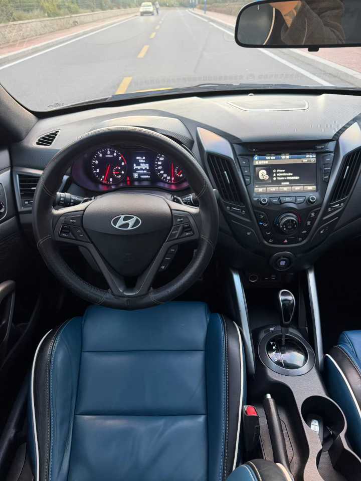 Hyundai Veloster 2016 car image #6