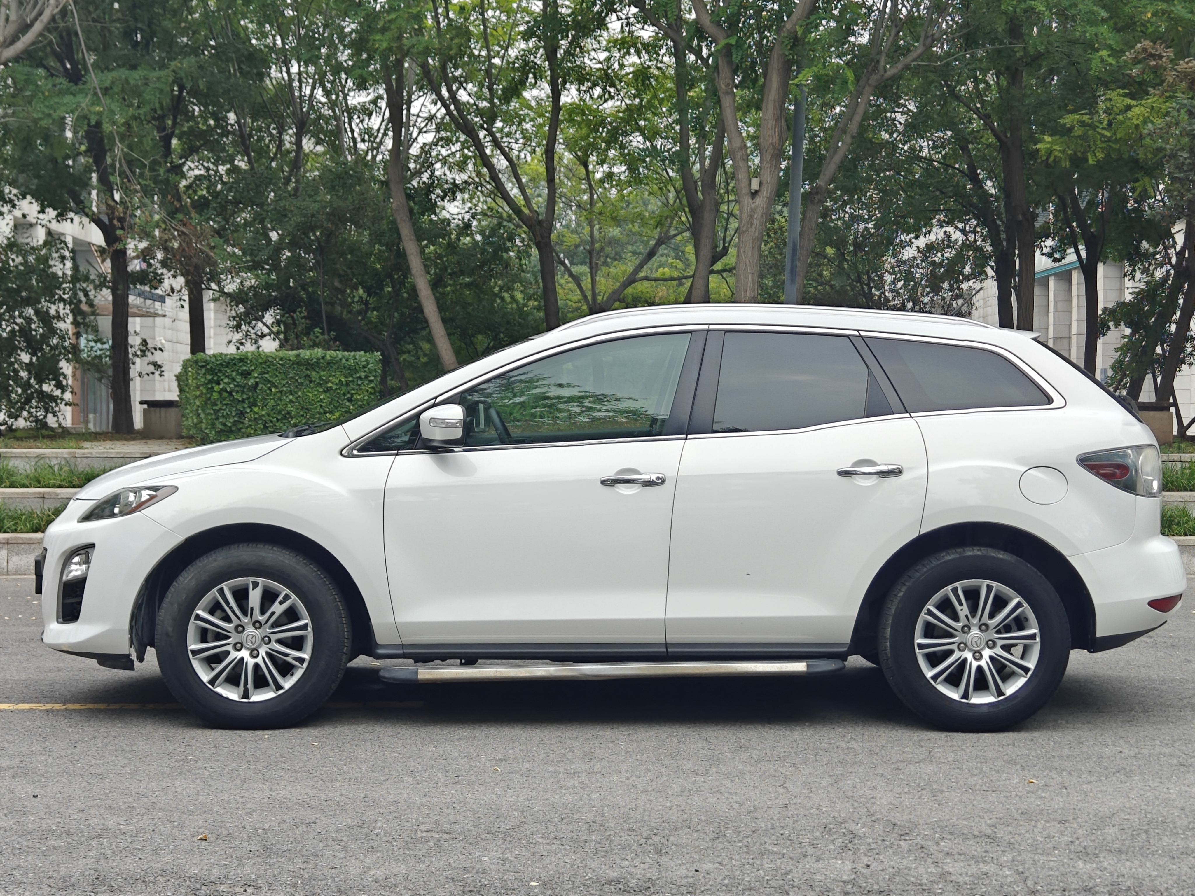 Mazda CX-7 (Imported) 2011 car image #6