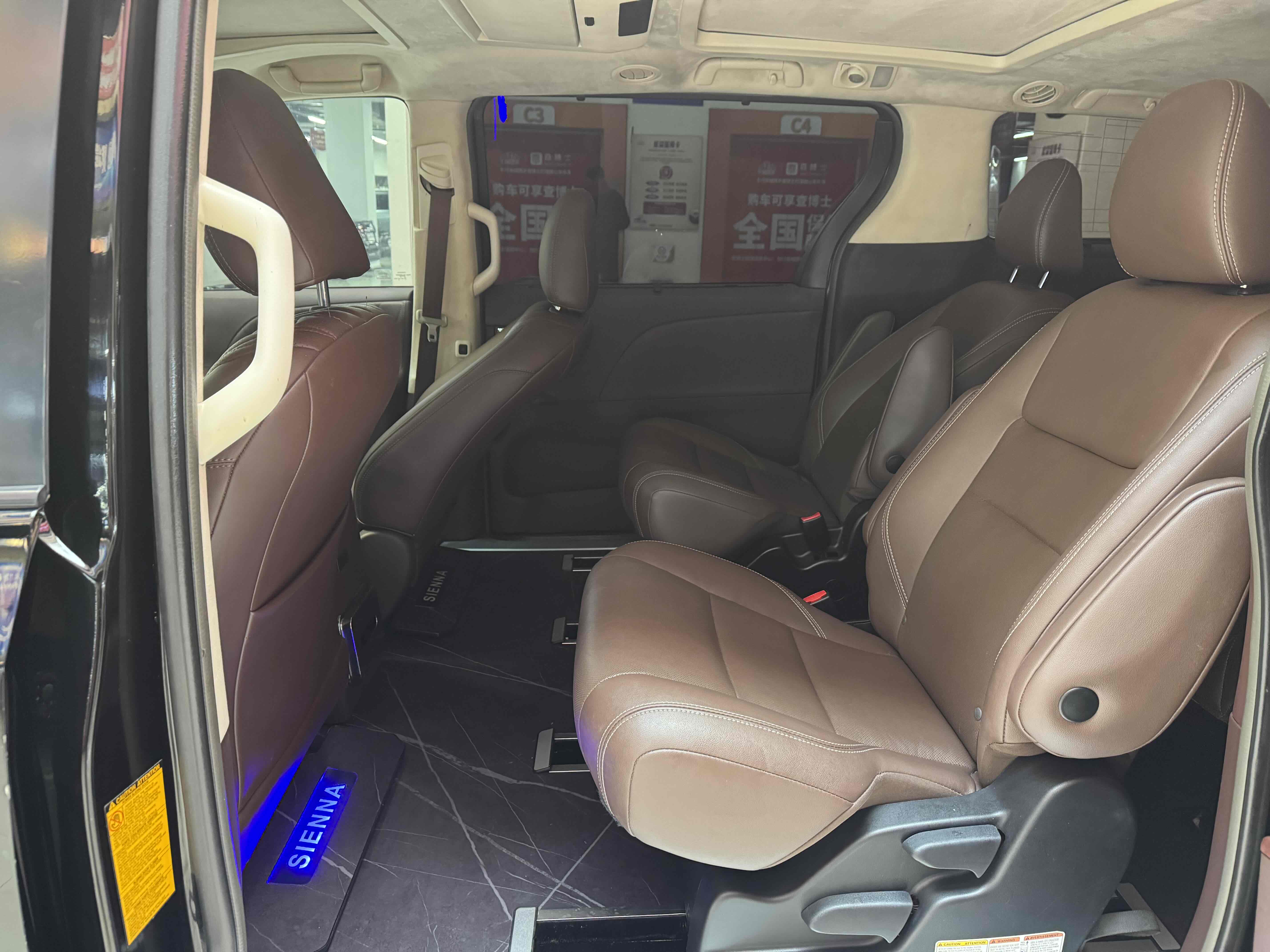 Toyota SIENNA 2011 car image #6