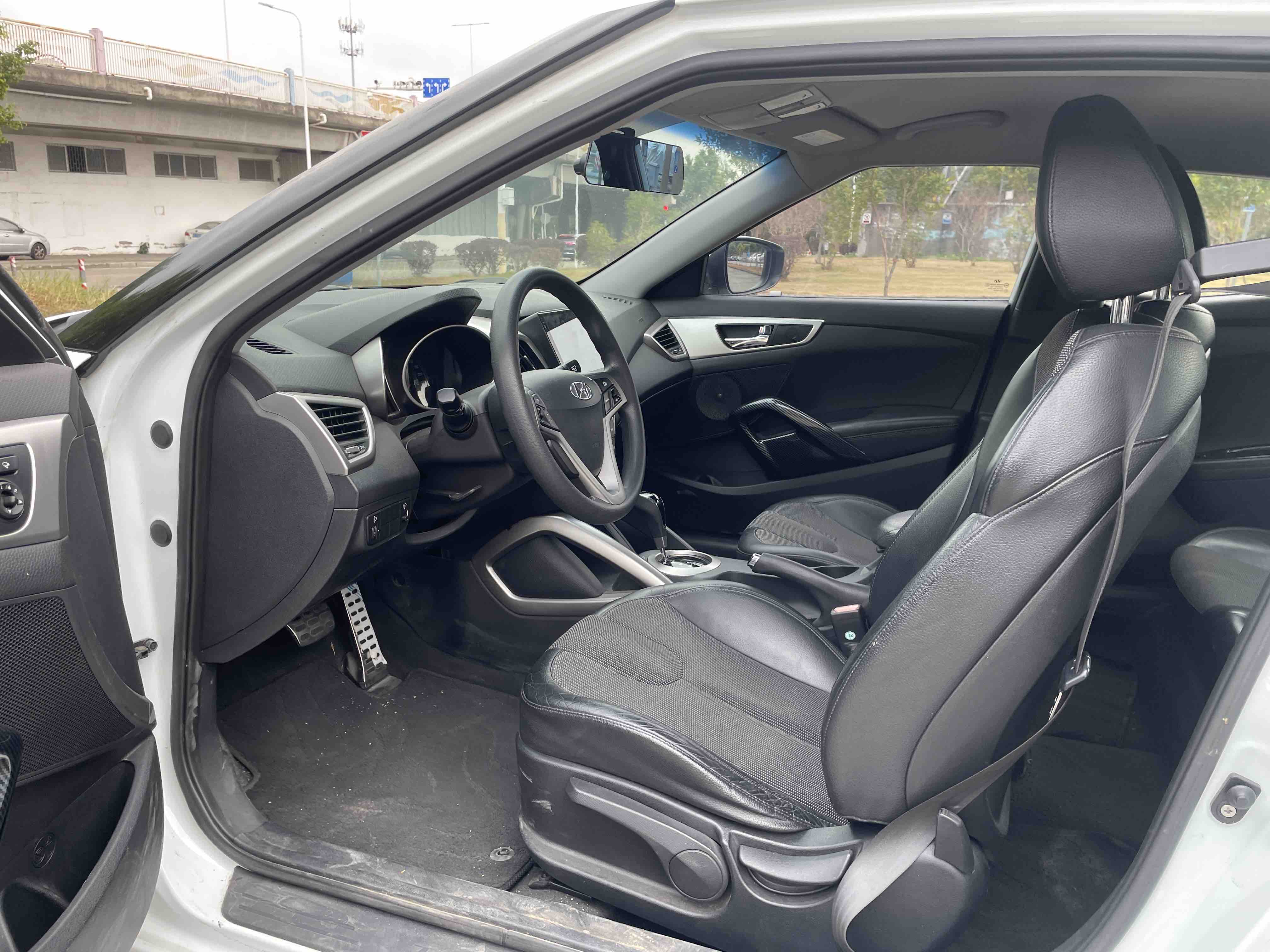 Hyundai Veloster 2012 صورة سيارة #6