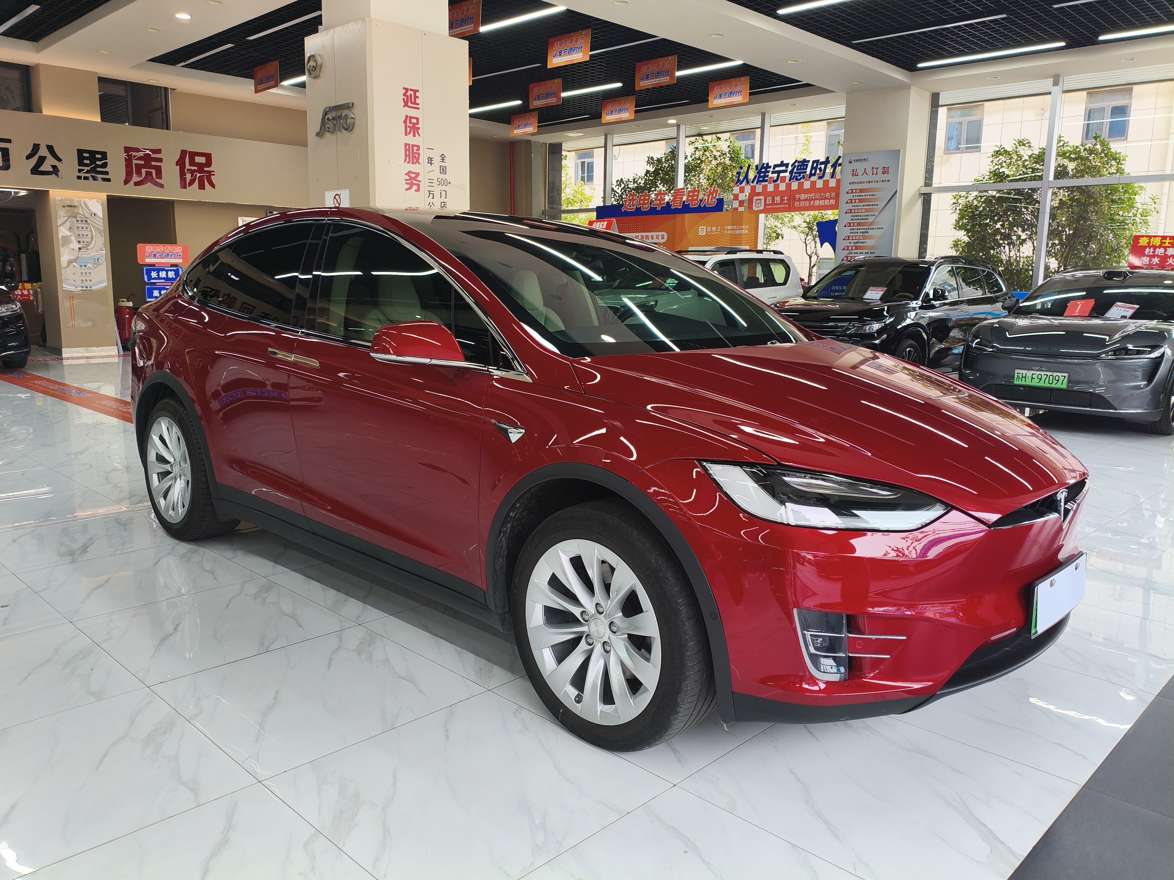 Tesla Model X 2018 car image #6