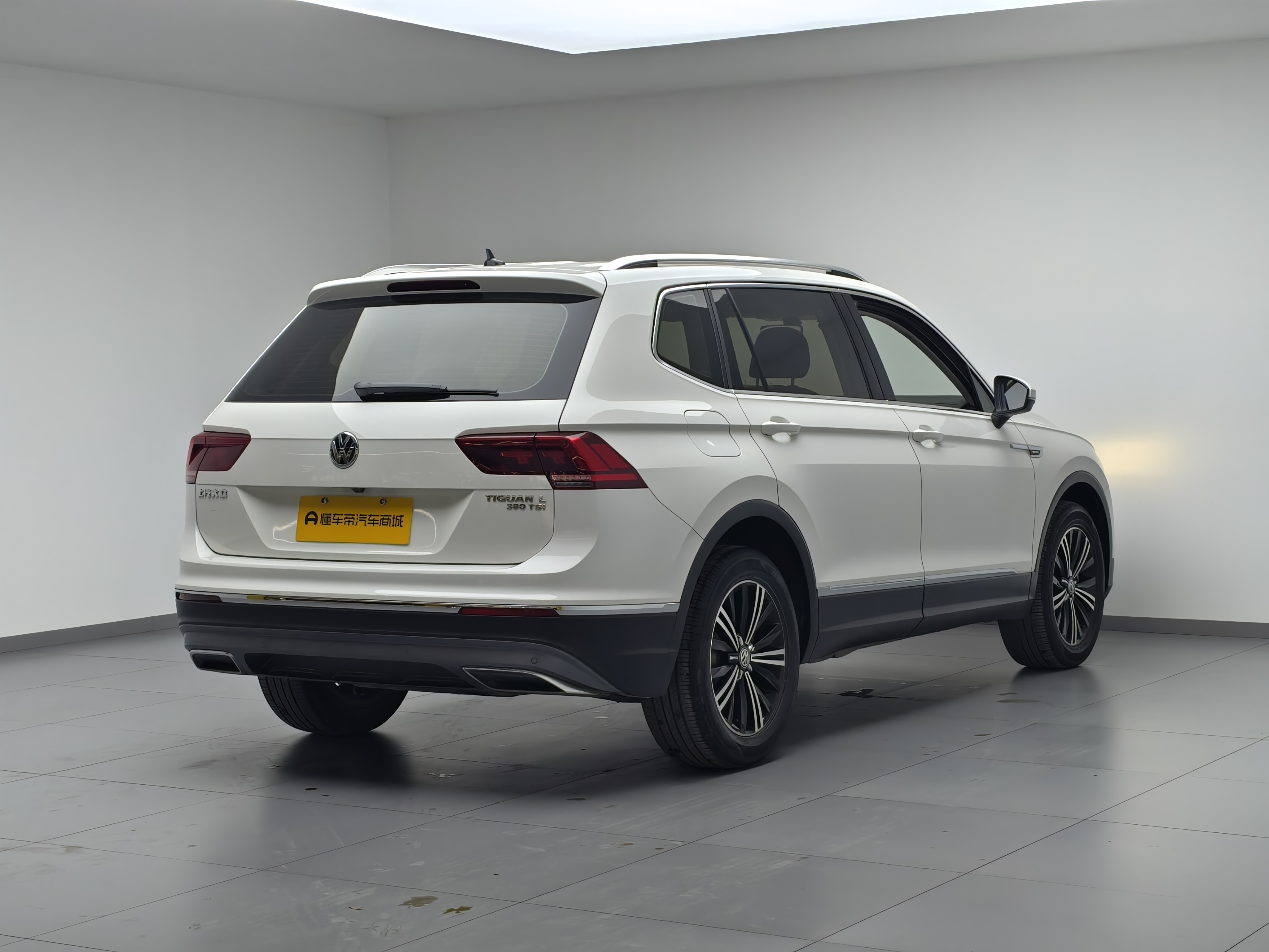 Volkswagen Tiguan L 2018 car image #6