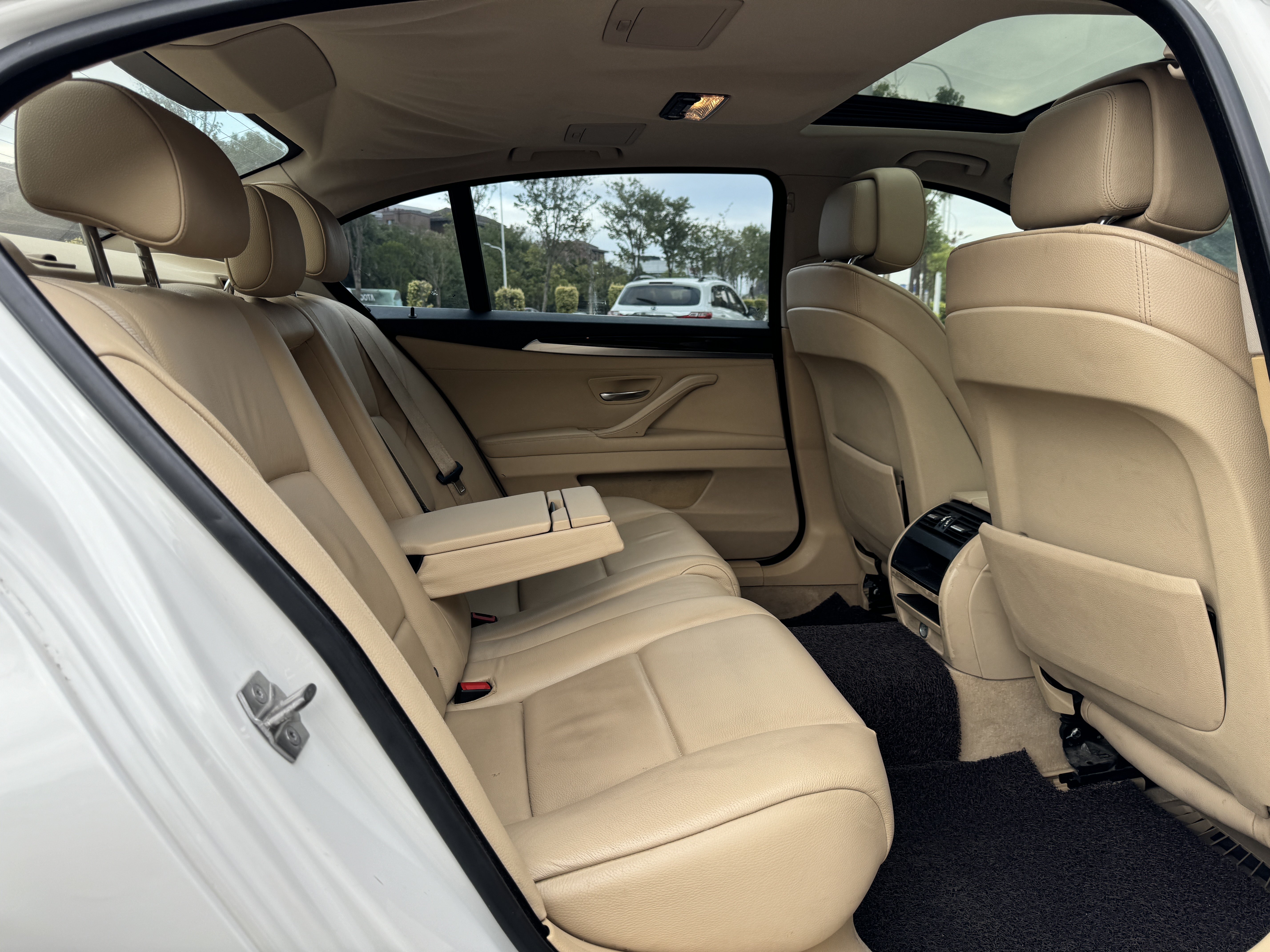 BMW 5 Series 2013 car image #6