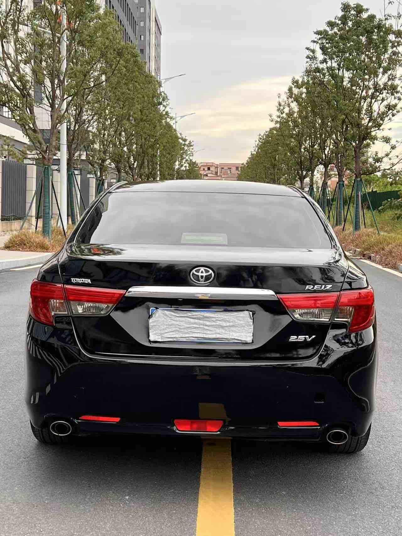 Toyota Reiz 2014 صورة سيارة #6