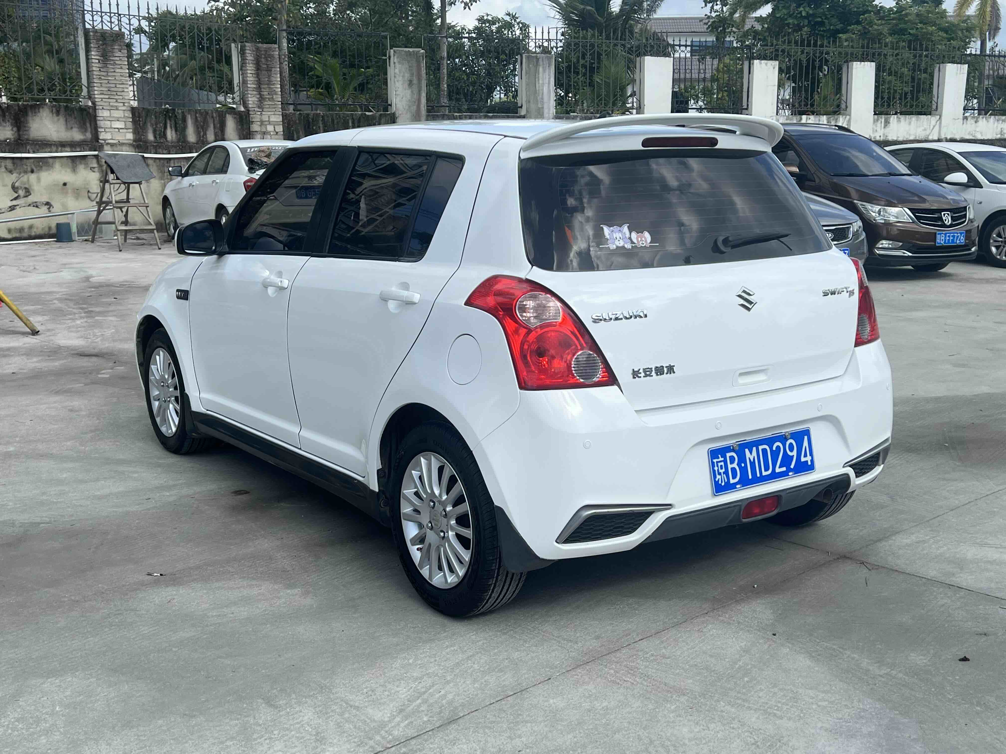 Suzuki Swift 2015 car image #6