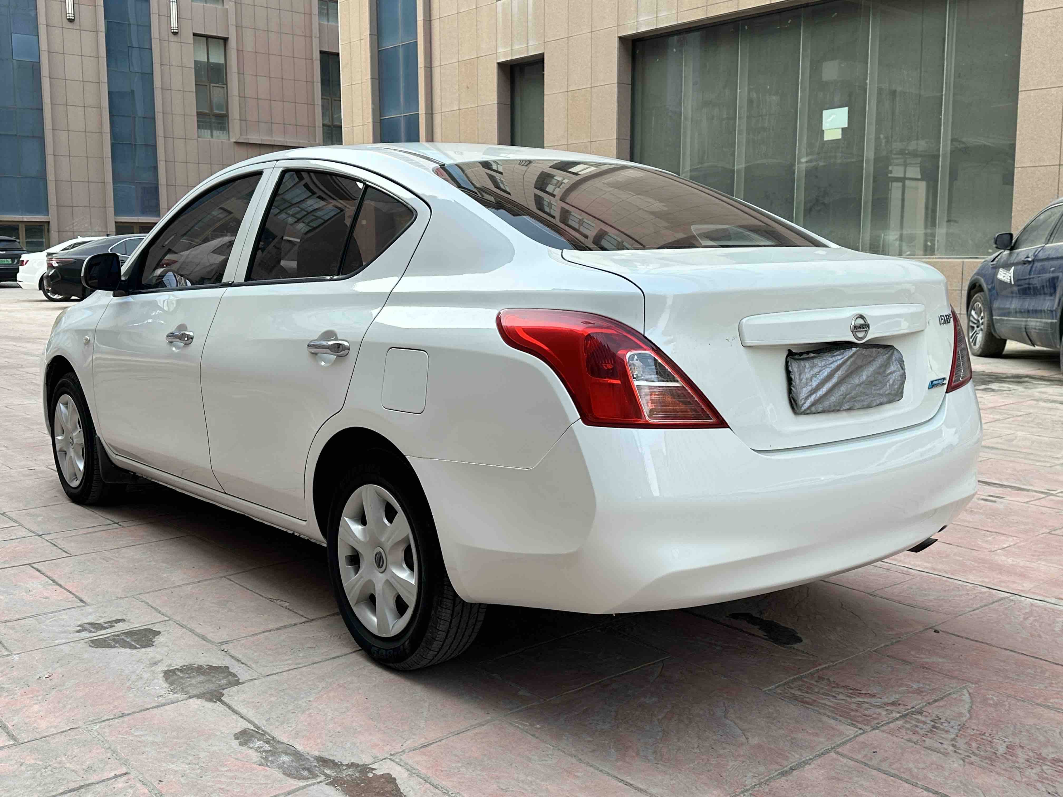 Nissan Sunny 2013 #6 Nissan Sunny 2013 car image #6
