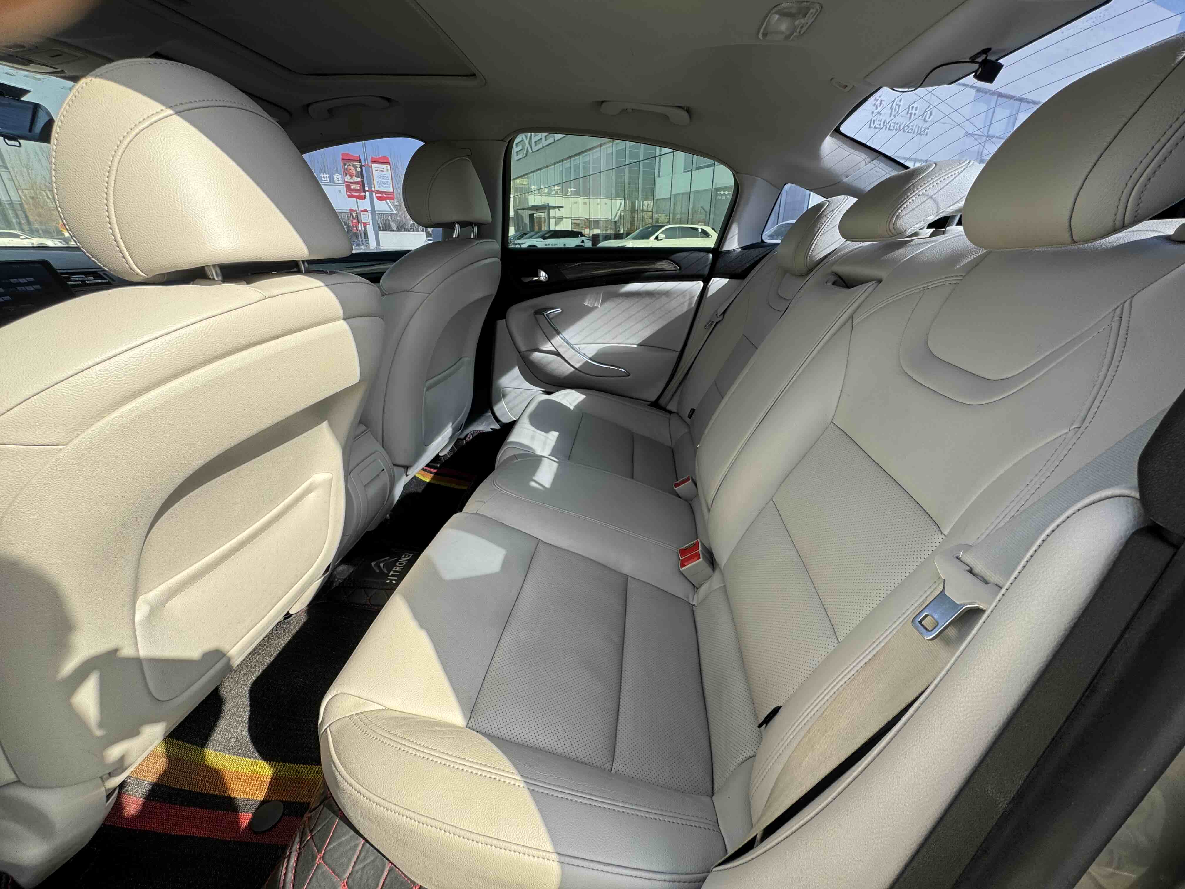 Citroen C5 2012 car image #6