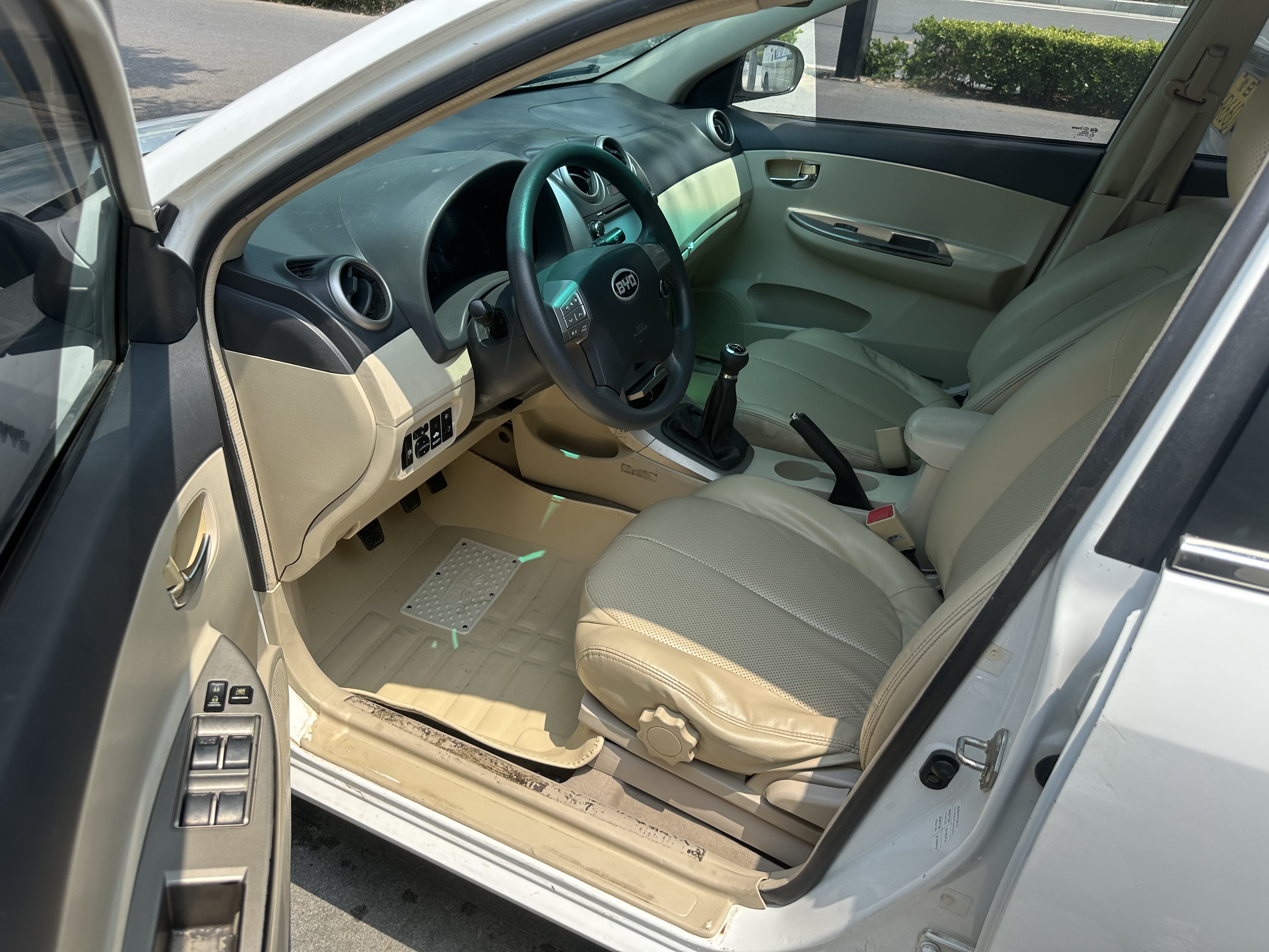 BYD G3 2015 car image #6