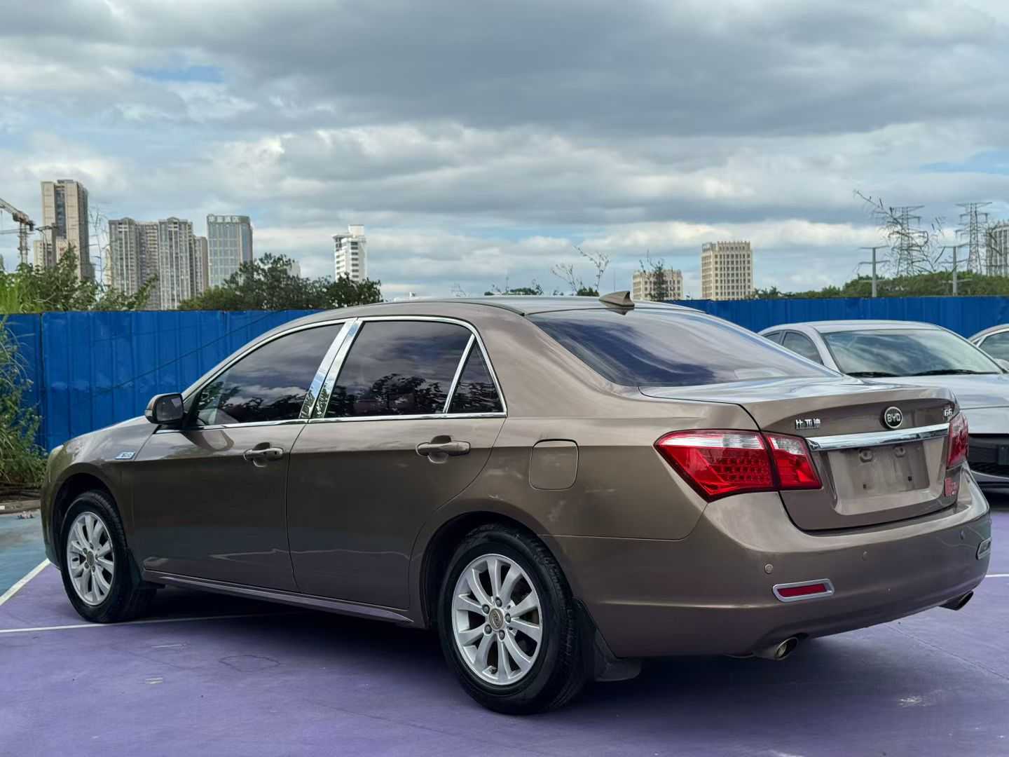 BYD G6 2013 car image #6