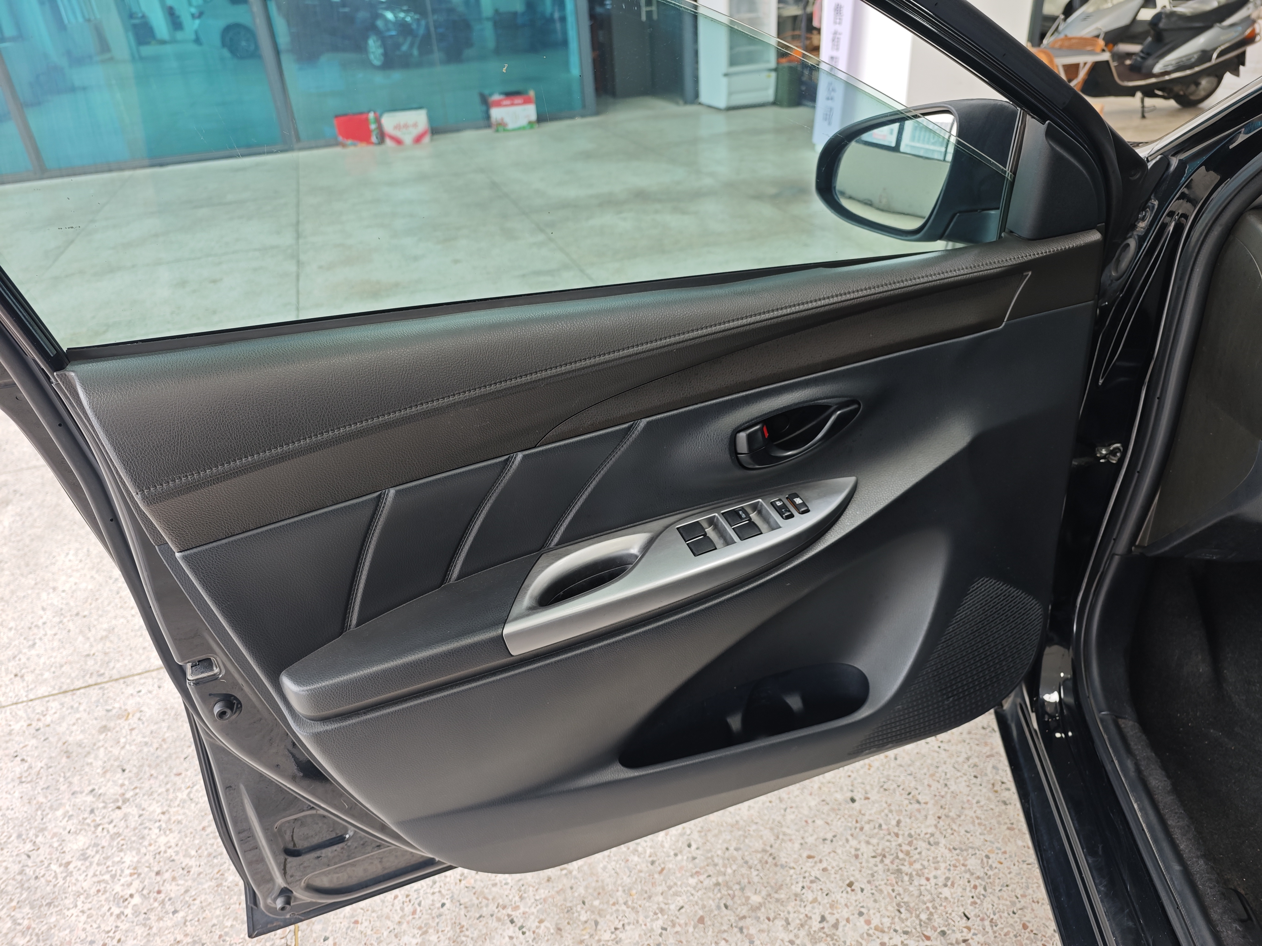 Yaris L Zhixuan 2014 #6 Yaris L Zhixuan 2014 car image #6