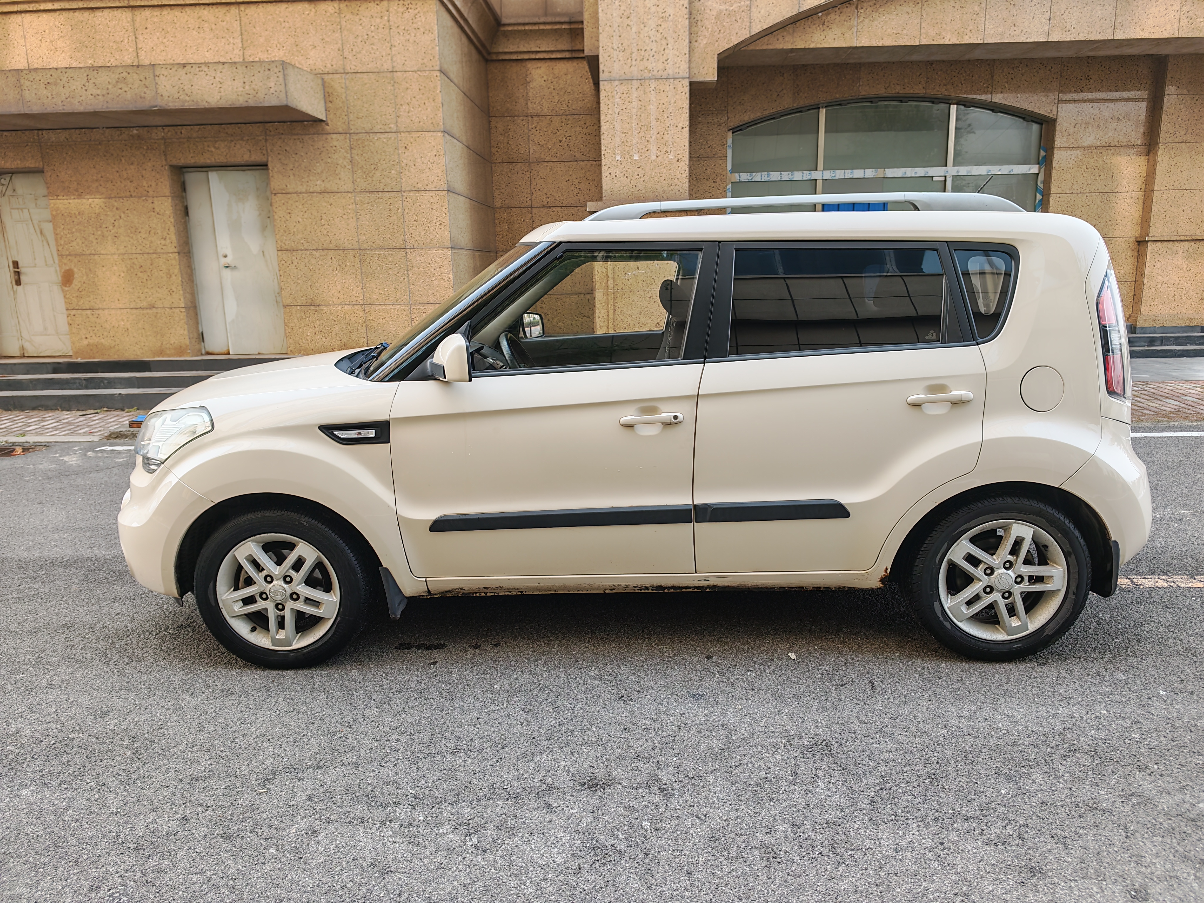 起亚 秀尔 2013 汽车图片 #6