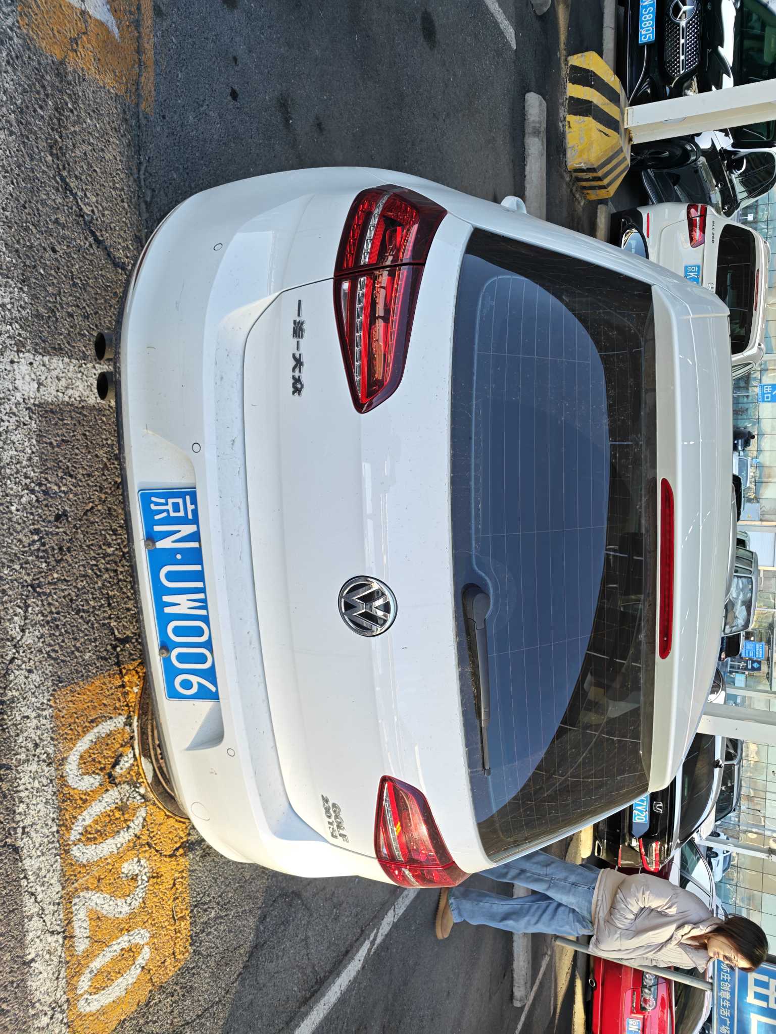 Volkswagen Golf 2018 car image #6